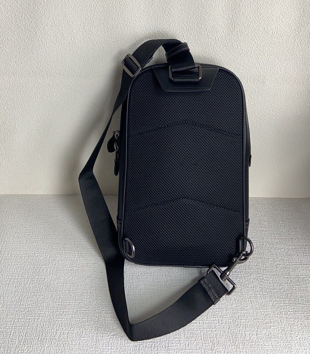 Coach c3229新款男士胸包 全原材料组 皮老花料内里布拉链小布标 都是全原材料 有 可对比、ykk7号拉头