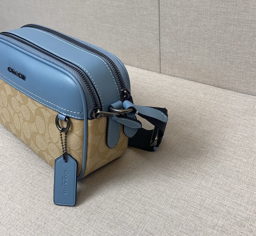 Coach ch062 新色 5月新品最新款coa*h 蔻家 奥莱款 男士单肩背 新款比以前的大一点