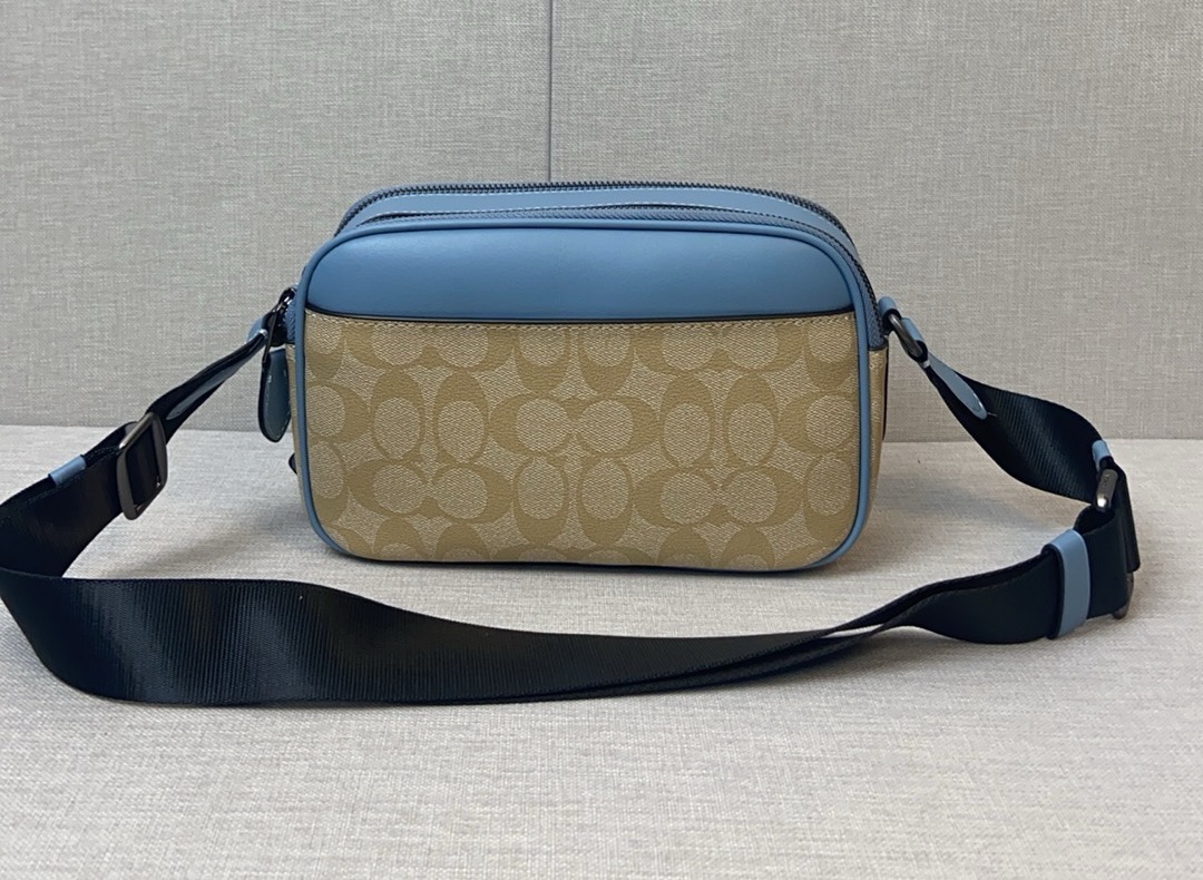 Coach ch062 新色 5月新品最新款coa*h 蔻家 奥莱款 男士单肩背 新款比以前的大一点