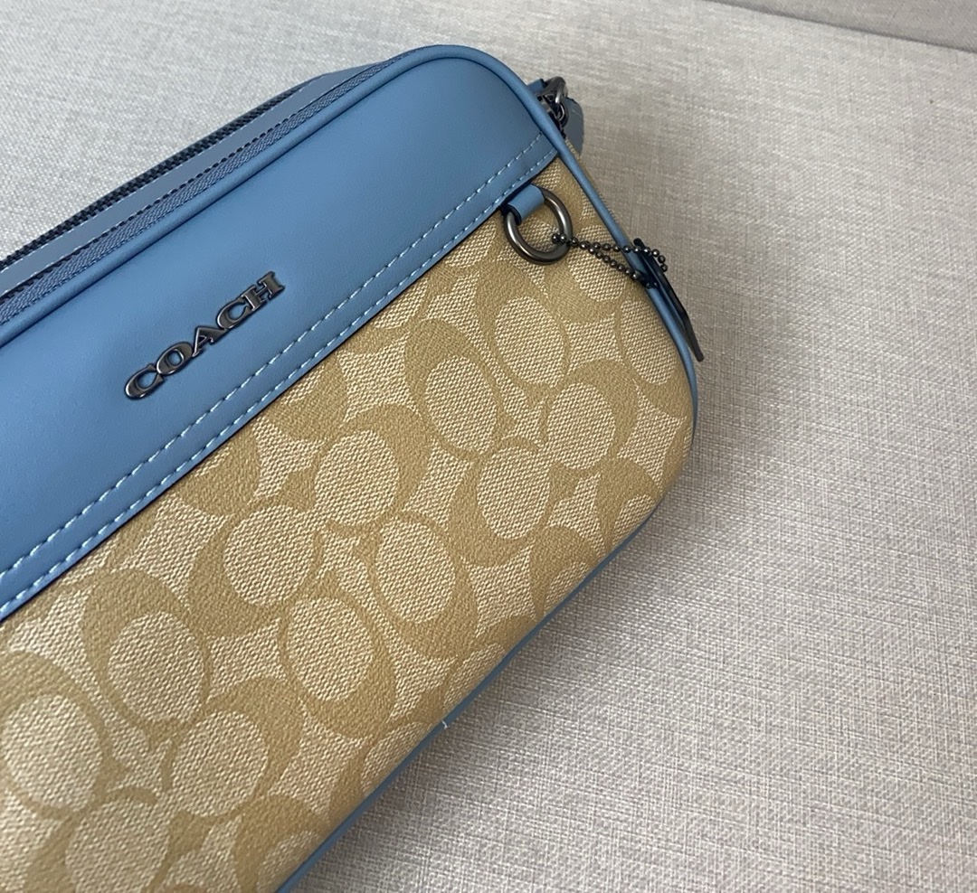 Coach ch062 新色 5月新品最新款coa*h 蔻家 奥莱款 男士单肩背 新款比以前的大一点