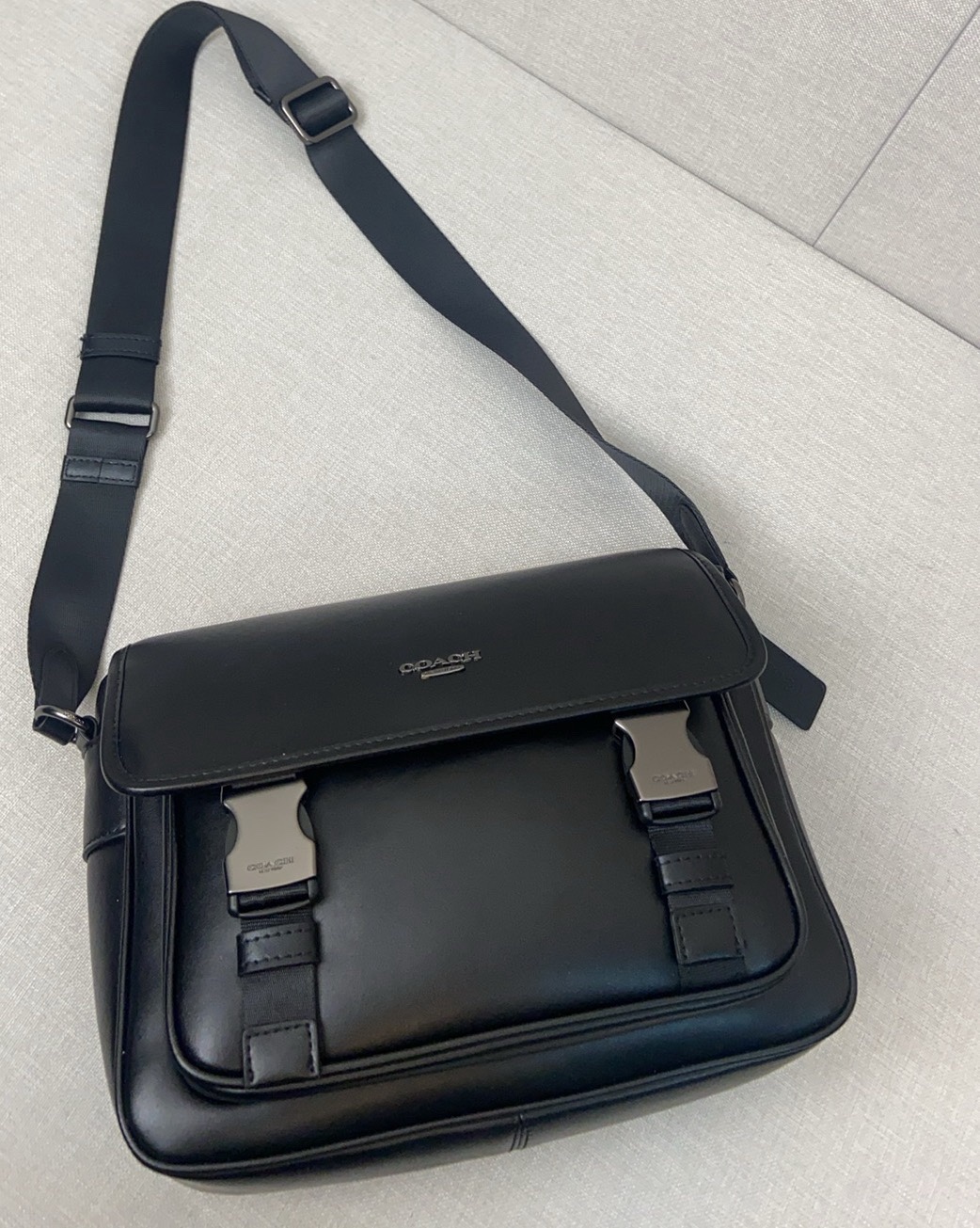 Coach 蔻家八月新品cu110 CT716 racer邮差包简单 型男 新款racer crossbody结合 造型与实用功能
