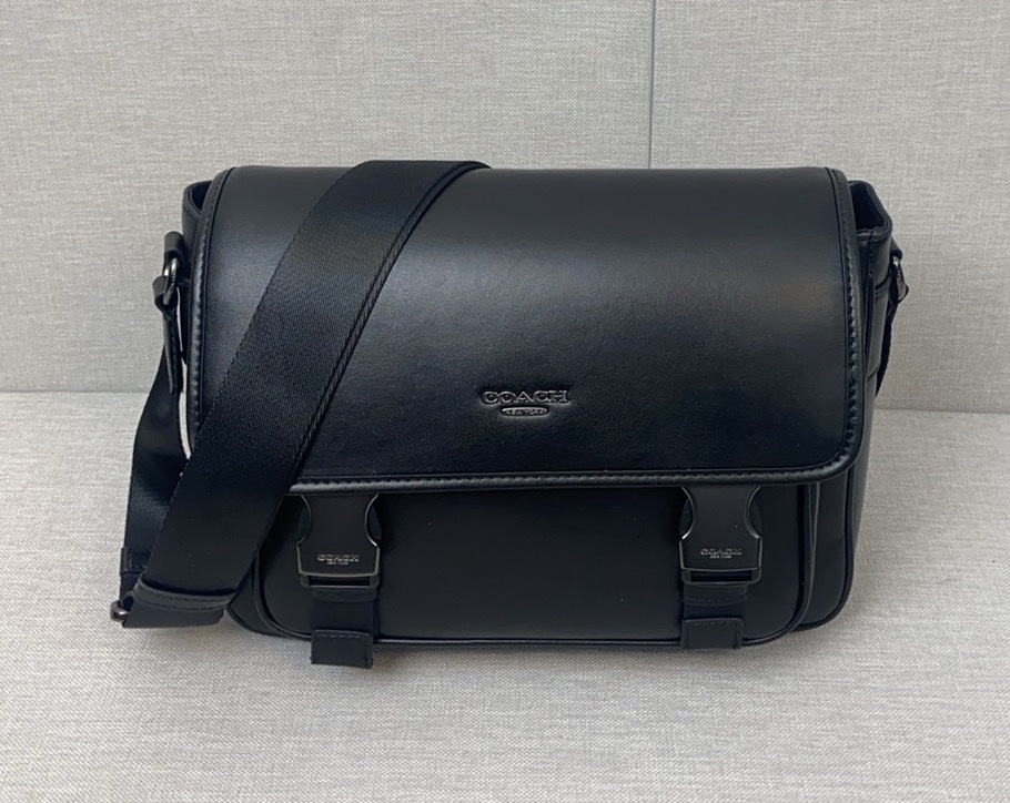 Coach 蔻家八月新品cu110 CT716 racer邮差包简单 型男 新款racer crossbody结合 造型与实用功能