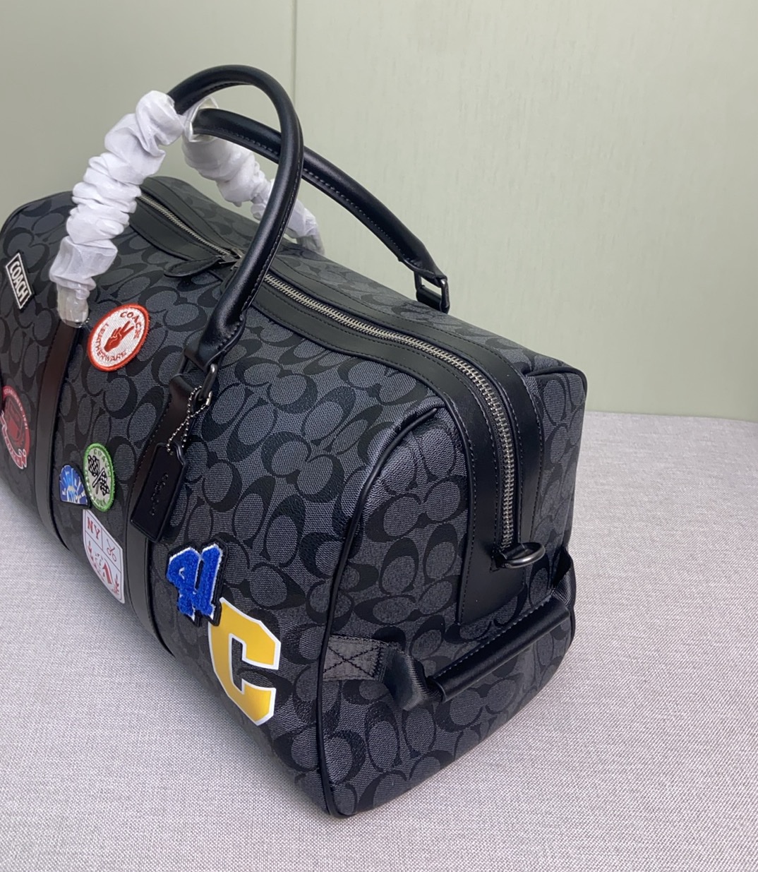 Coach Coa*h 25年1月份新品Venturer旅行包 来啦 CY829 的包型搭配徽章设计