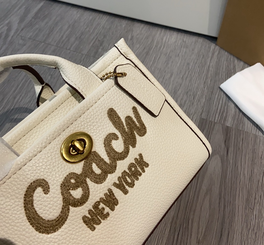 コーチ 新品早春奶白色トートバッグ 小サイズ