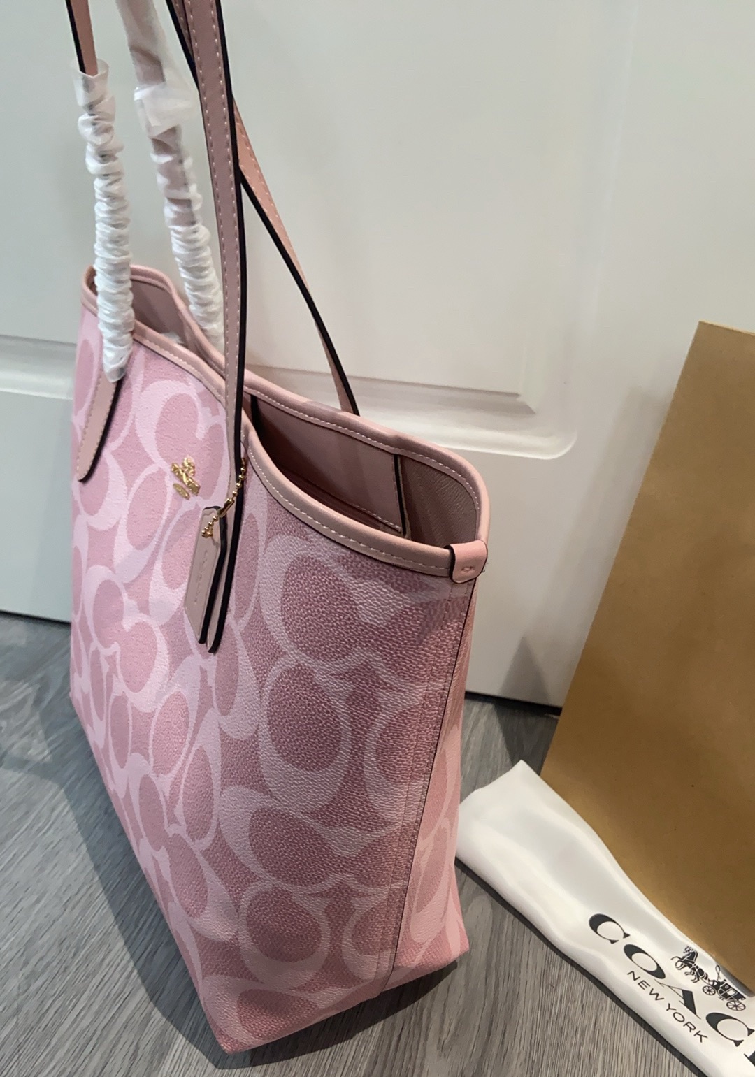 coa*春夏新作 CAL49 cityトートバッグ - 優雅で可愛いピンク