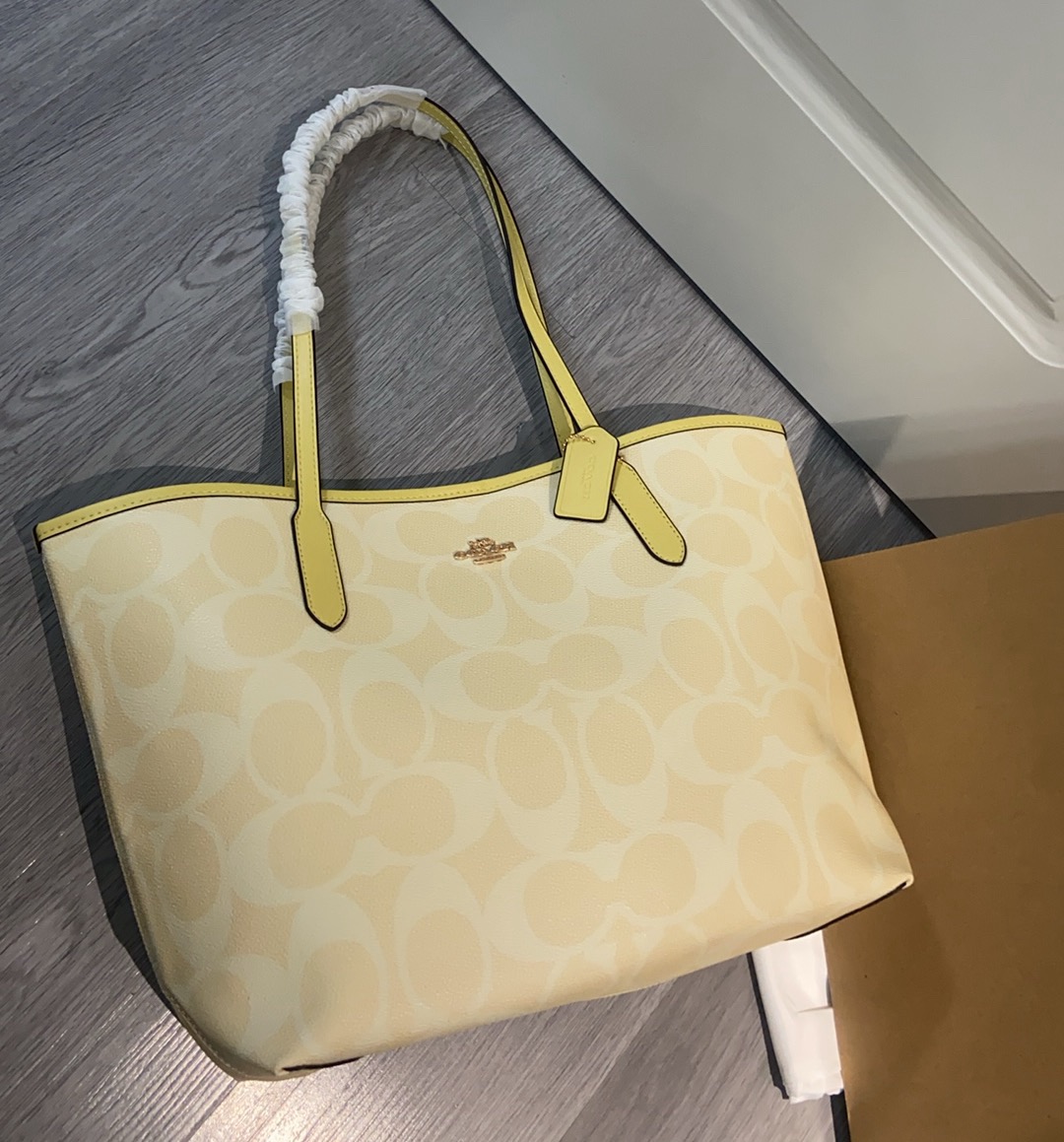 coa*春夏新作 CAL49 鹅黄色 City33 トートバッグ - 温柔で可愛いデザイン