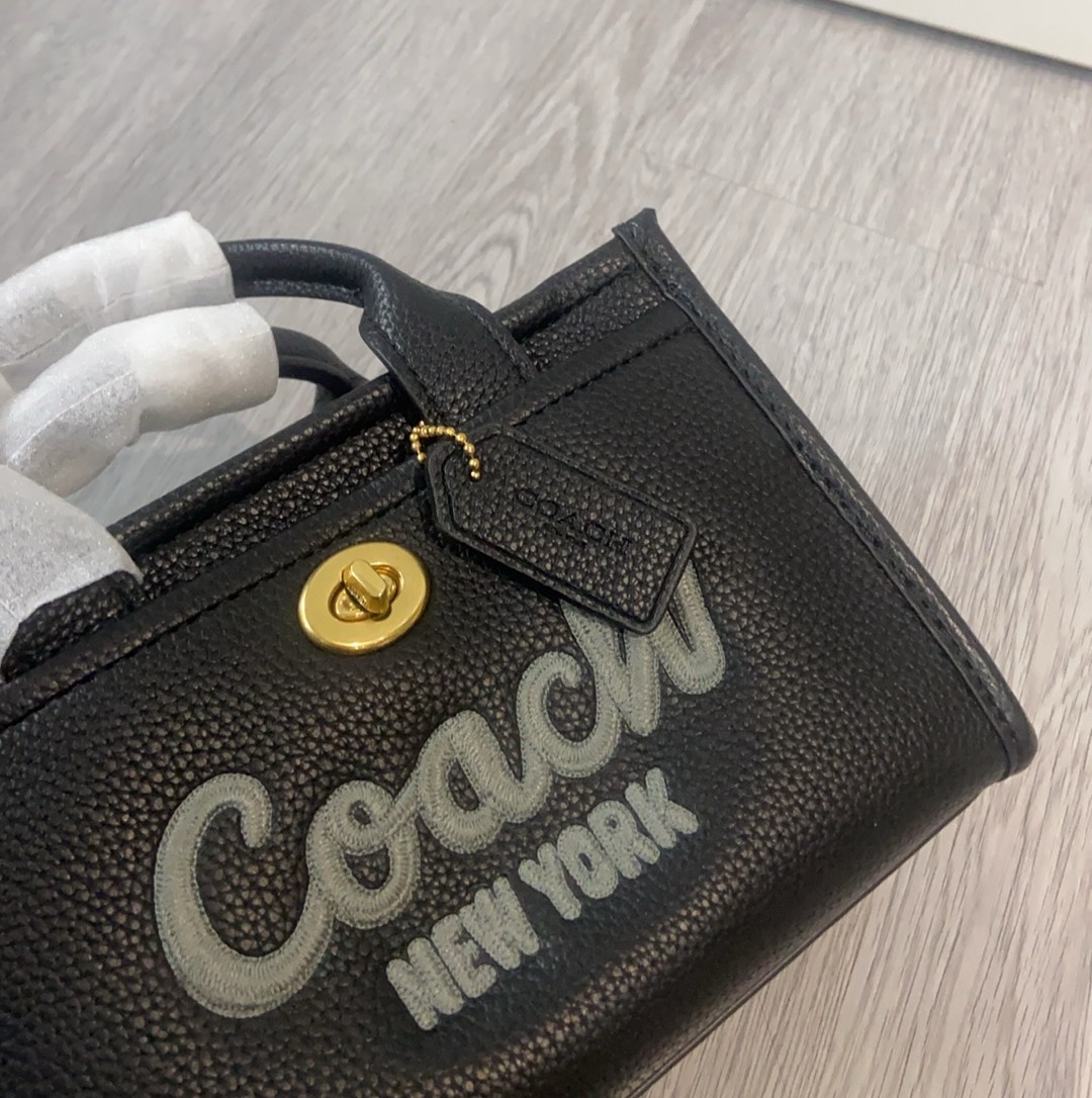 coa*h 新作春夏ミルクホワイトトートバッグ 小サイズ