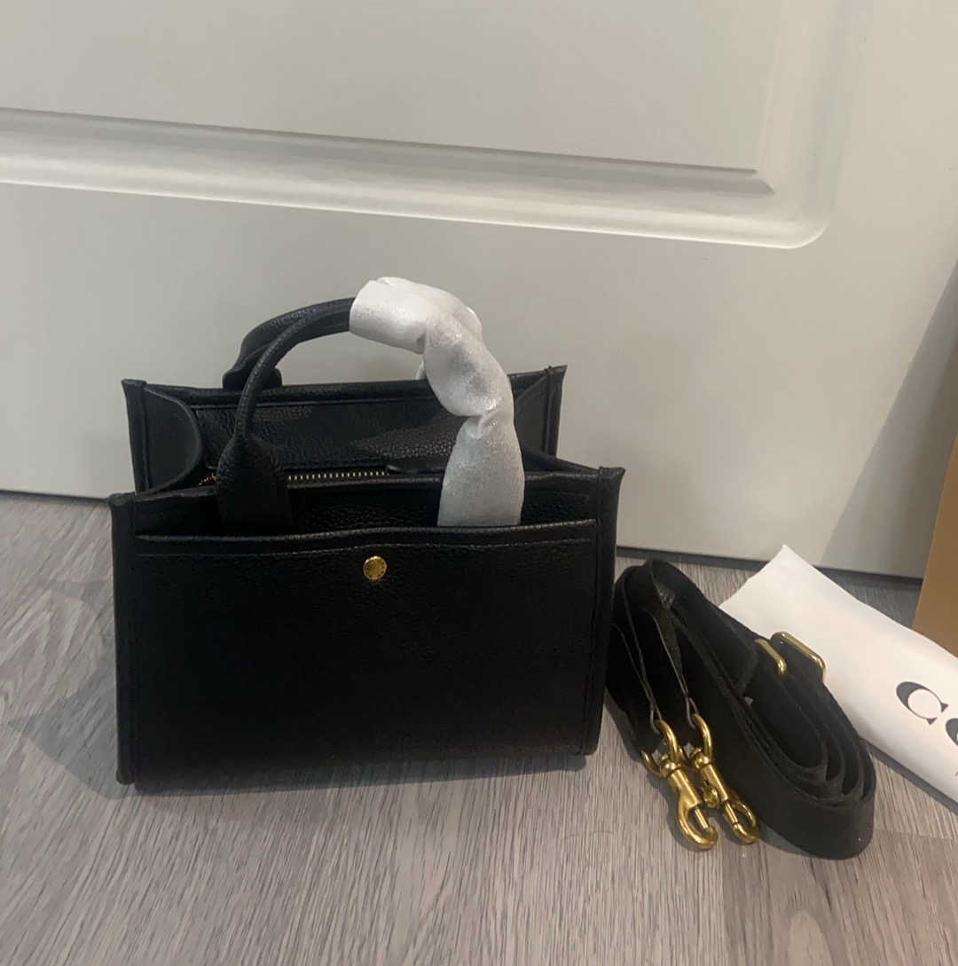 coa*h 新作春夏ミルクホワイトトートバッグ 小サイズ