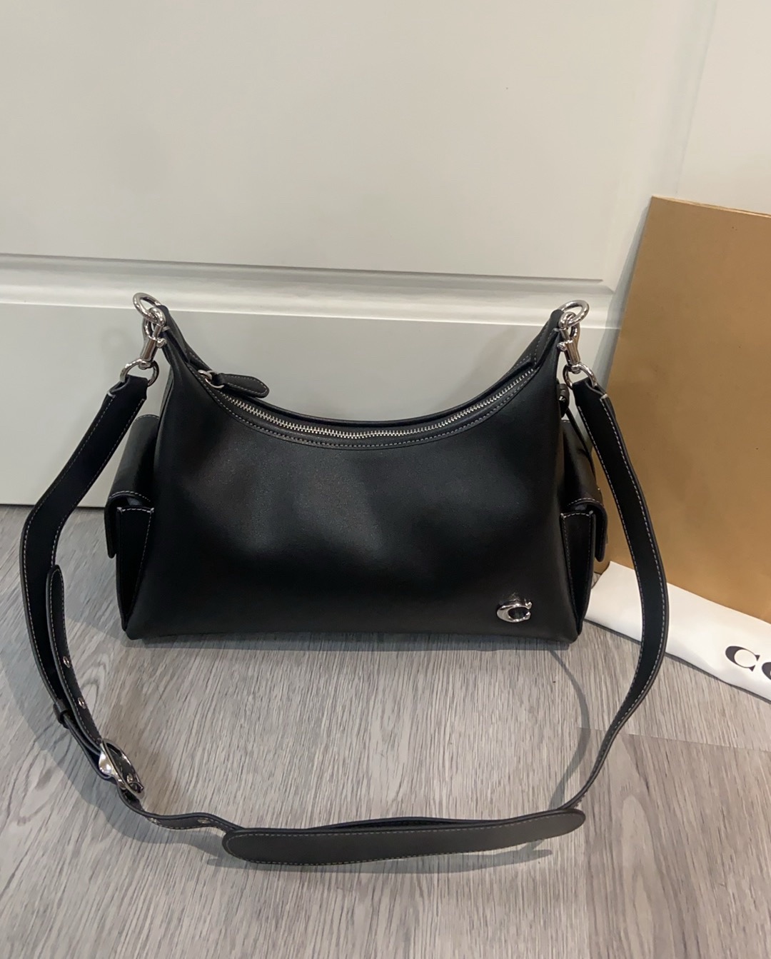 COACH Juliet Hobo Bag in Black Leather with Interchangeable Straps 4 i1750531117039 4749 0 2
