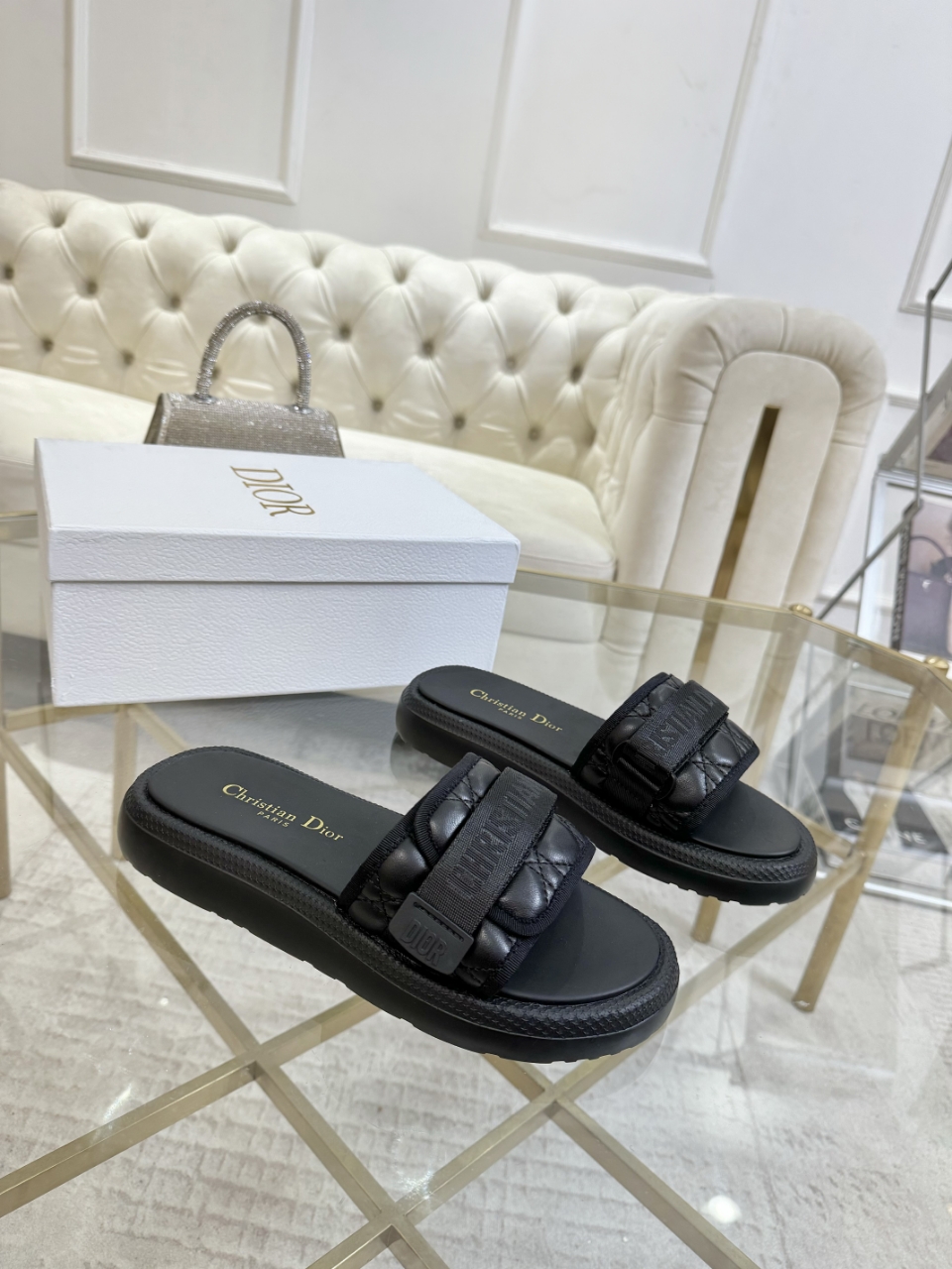 _dQg9sTVWolYFWS5YYZRlh-RtlbXslSbBCVtsXhg