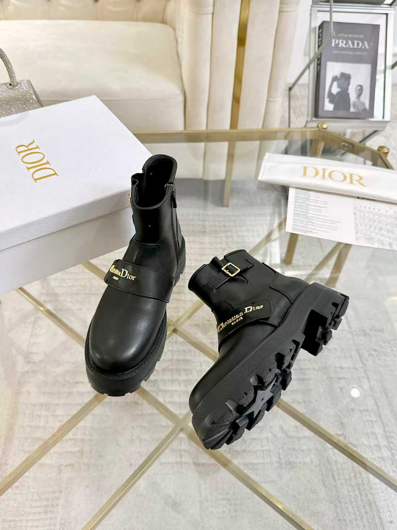 _d_69s1y_hxIcIh38JQ83Jm2Ua15jq6N_3DMilRQ