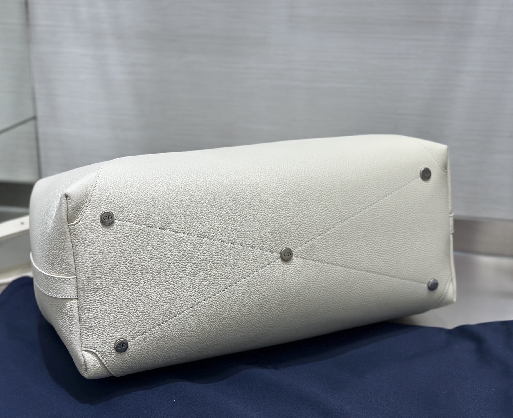 Dior Normandie Tote Bag in Beige Dior Icons Leather, Refined Craftsmanship 7 i1750834223527 5201 0 5
