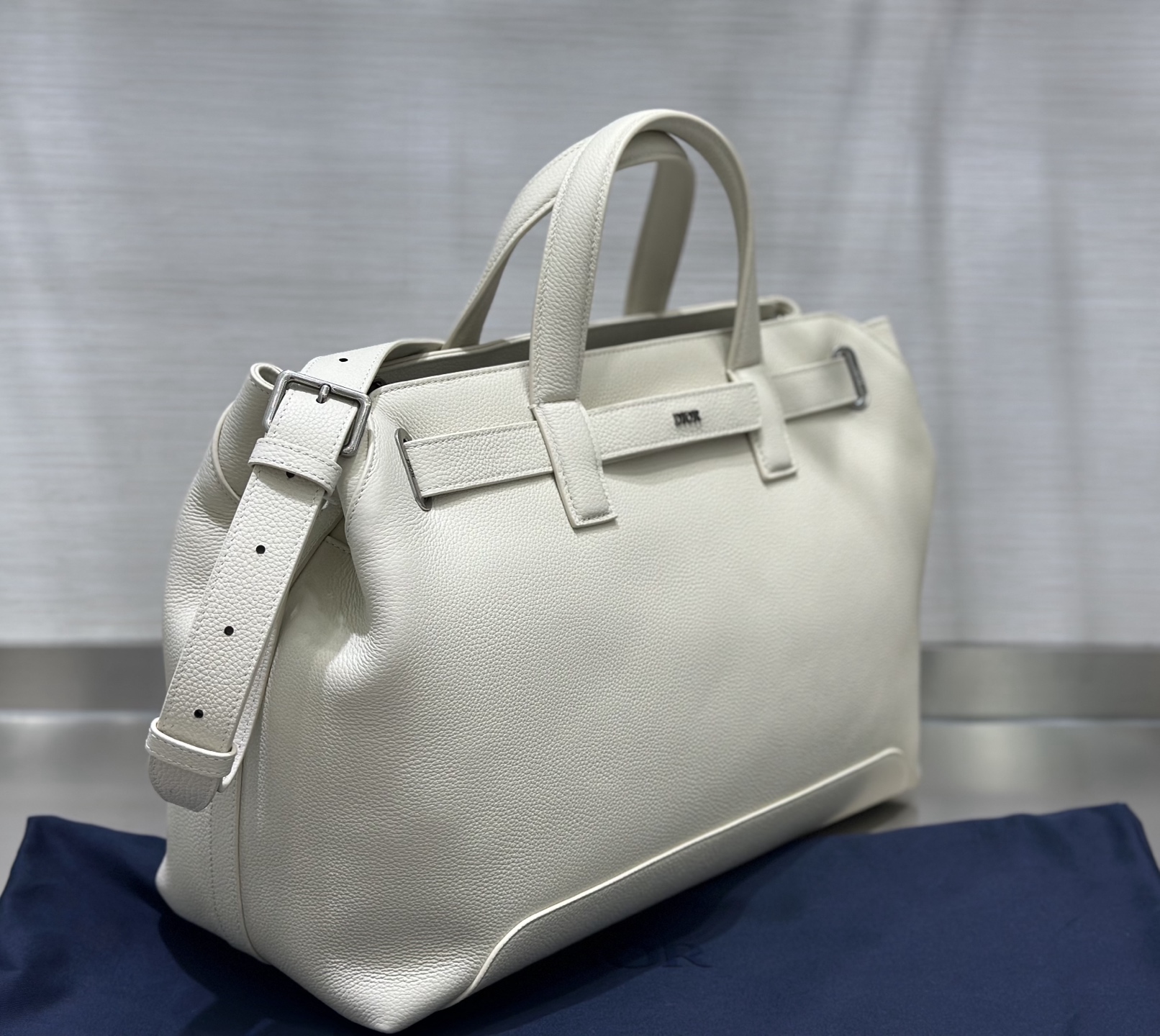 Dior Normandie Tote Bag in Beige Dior Icons Leather, Refined Craftsmanship 4 i1750834223600 4429 0 2