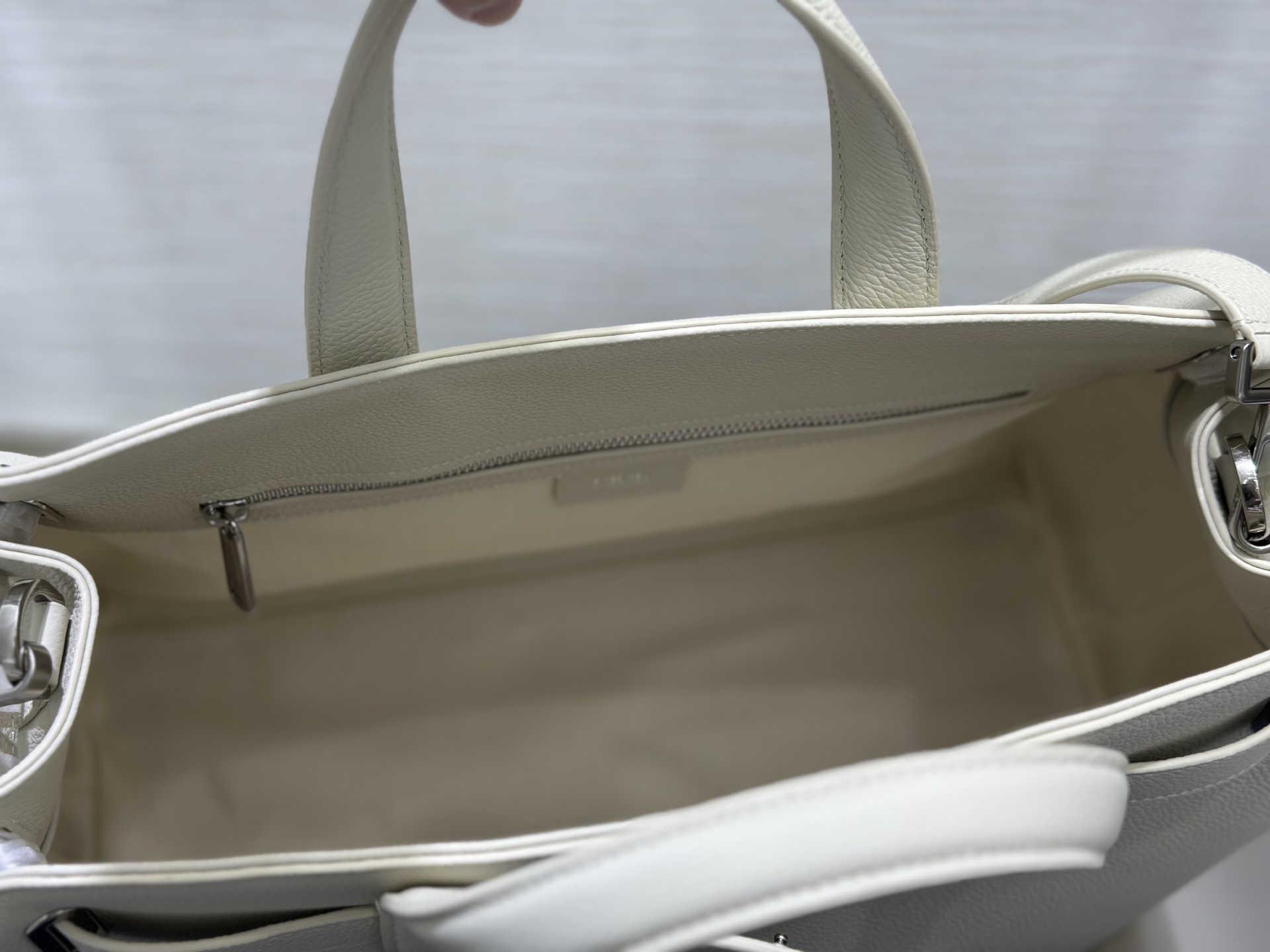 Dior Normandie Tote Bag in Beige Dior Icons Leather, Refined Craftsmanship 9 i1750834223755 1335 0 7