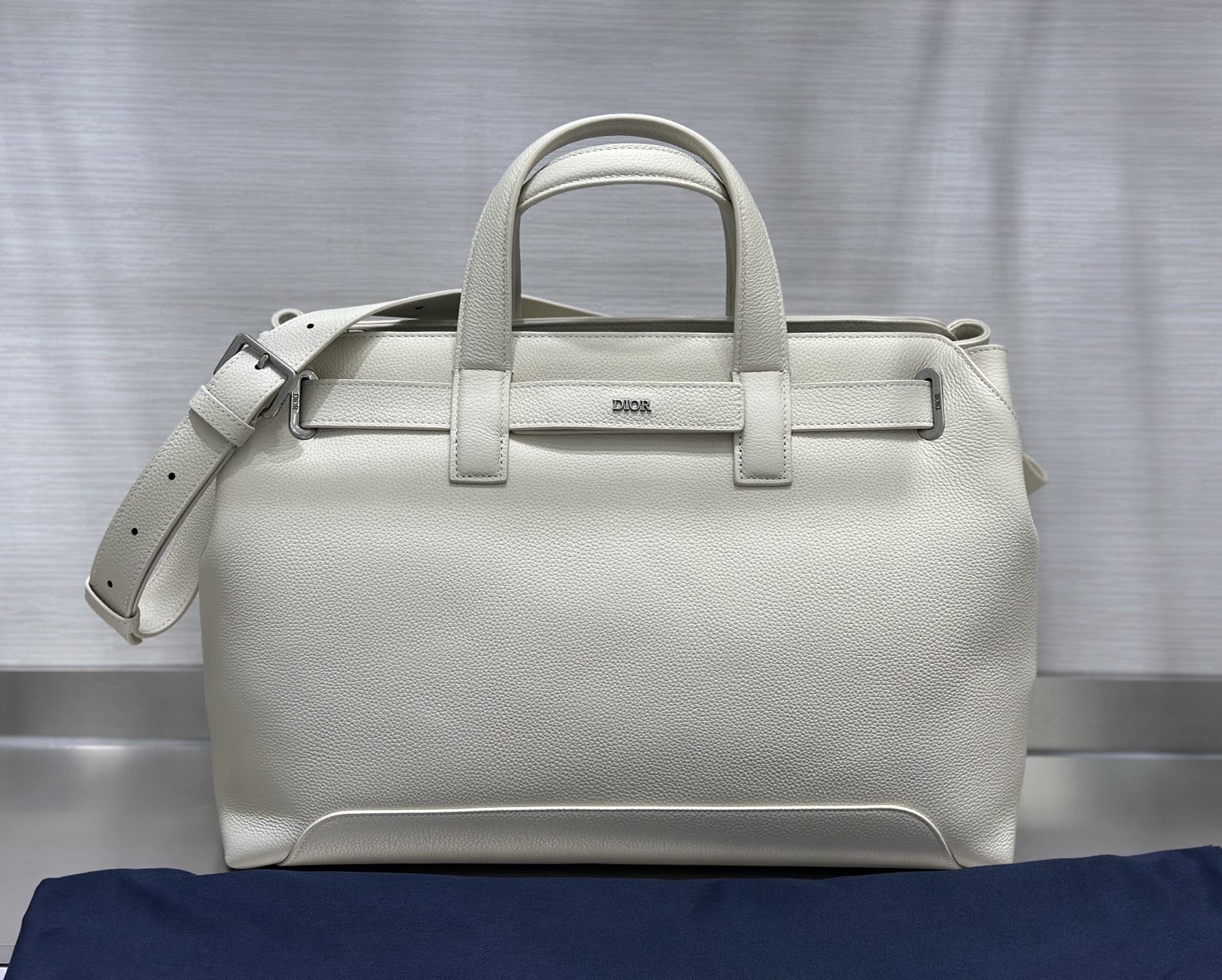 Dior Normandie Tote Bag in Beige Dior Icons Leather, Refined Craftsmanship 8 i1750834224877 7715 0 6