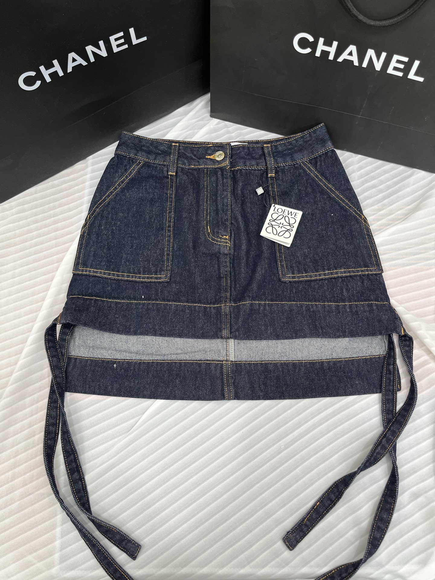 NO:314397,LOEWE 2025 New early spring denim skirt, same style on the official website, imported denim non-distorted pure cotton fabric SML, loewe, skirts, alexander wang19860909LOEWE 2025 早春新款 牛仔半裙,官网同款,进口丹宁不掉色纯棉面料 码数SML,,loewe,skirts,alexander wang,Women's clothing