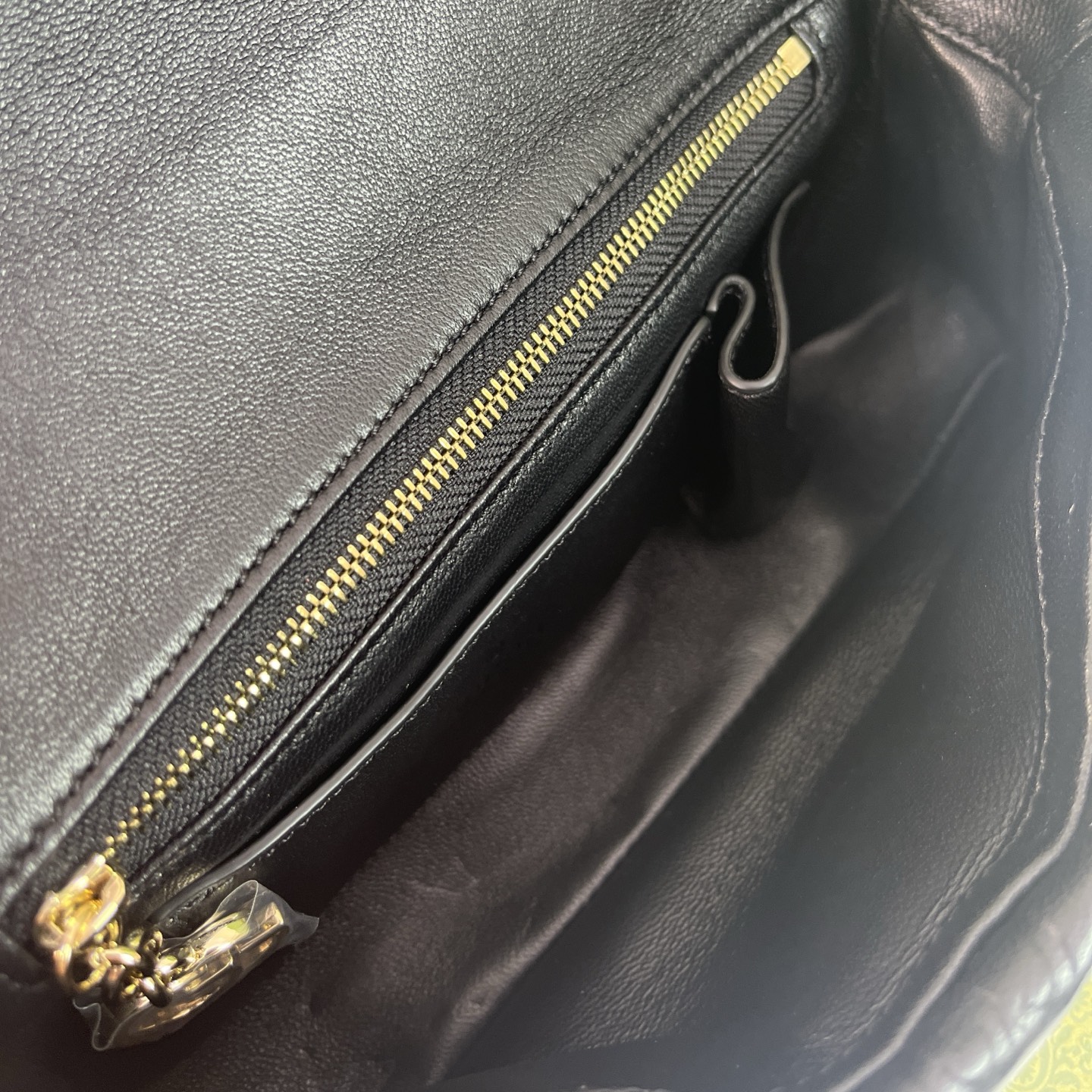 Gucci Embossed Leather Mini Shoulder Bag with Chain Strap - Black 8 i1744313230828 206 0 7