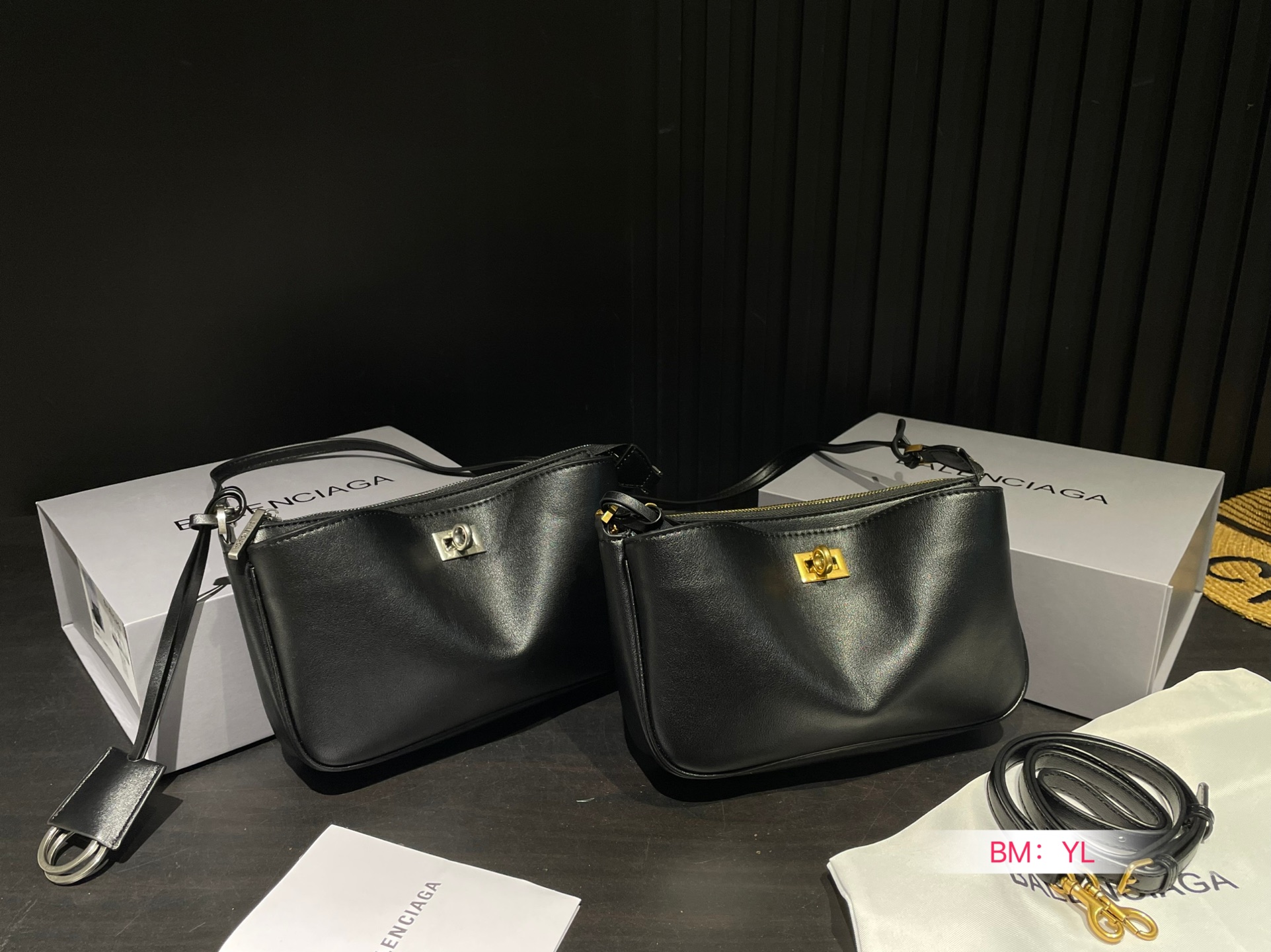 💰155 Box regalo pieghevole Balenciaga Redeo Nuovo borsa ascellata Si può dire che sia il picco del suo debutto, è un capolavoro, una nuova creazione: un nuovo stile, pigro e magro e slim viene usato in Balenciaga senza alcuna incoerenza, Puoi integrare il tuo outfit portandolo ~ Il tuo aspetto è di 23 cm di dimensioni