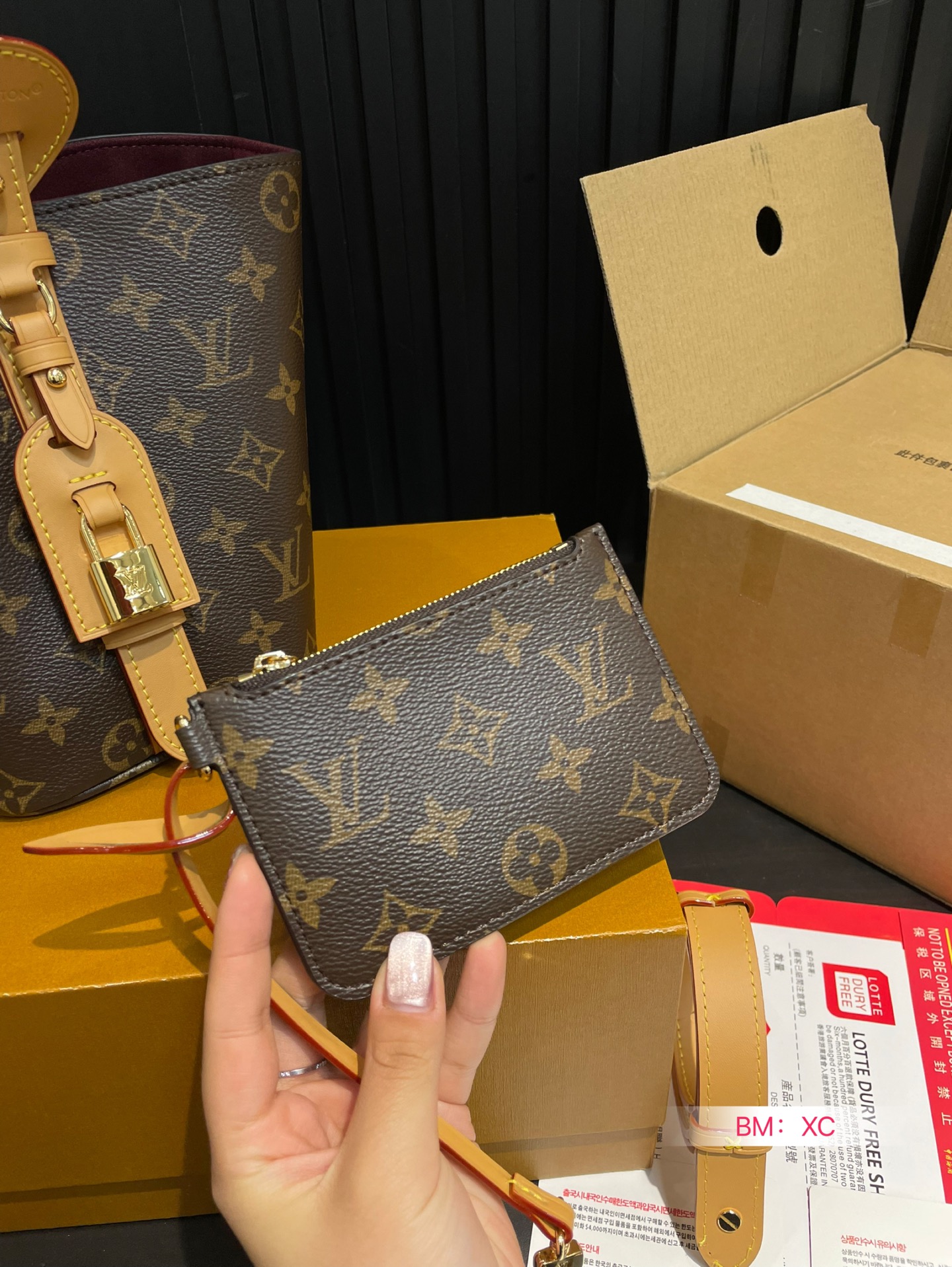 Louis Vuitton ALL IN BB Wine Pot Bucket Bag Shoulder Bag Handbag 4 i1746782342093 7315 0 2