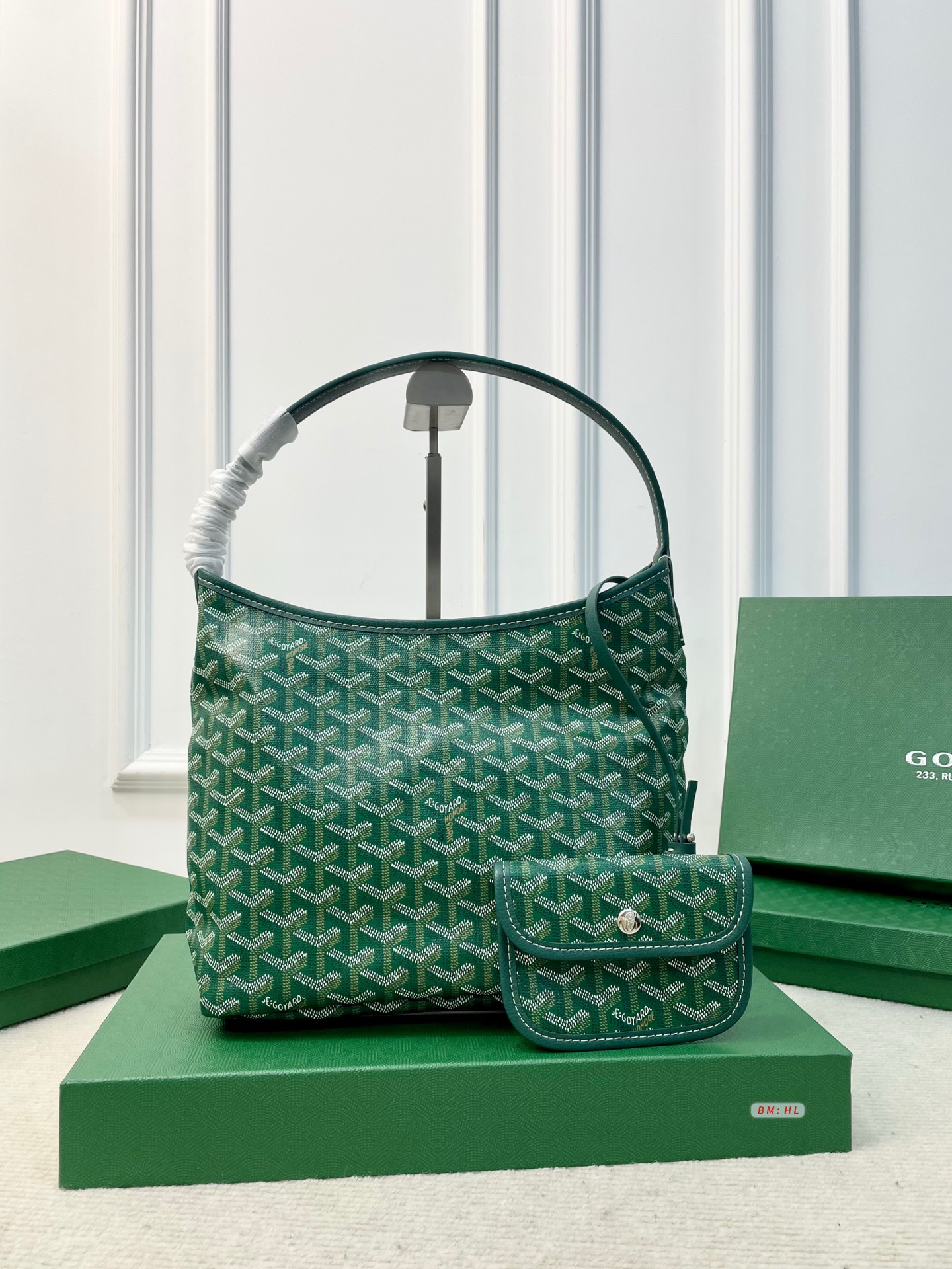 188 Comes With Folding Box Goyard Mini Hobo Handbag Tote Bag, Classic Y-shaped Presbyopic Canvas + Leather Trim, Simple And Highly Recognizable Mini Size, Equipped With A Detachable Baby Bag, It Is Very Practical For Daily Commuting And Going Out On The Street. Curved Handle + Shoulder Strap, You Can Switch Between Hand-held And Cross-body Wear At Will. It Is Light And Fashionable, Especially Suitable For Little Girls. It Has Both Fashion And Function, And Is A Must-have When Going Out | Size: 26.5 11 25