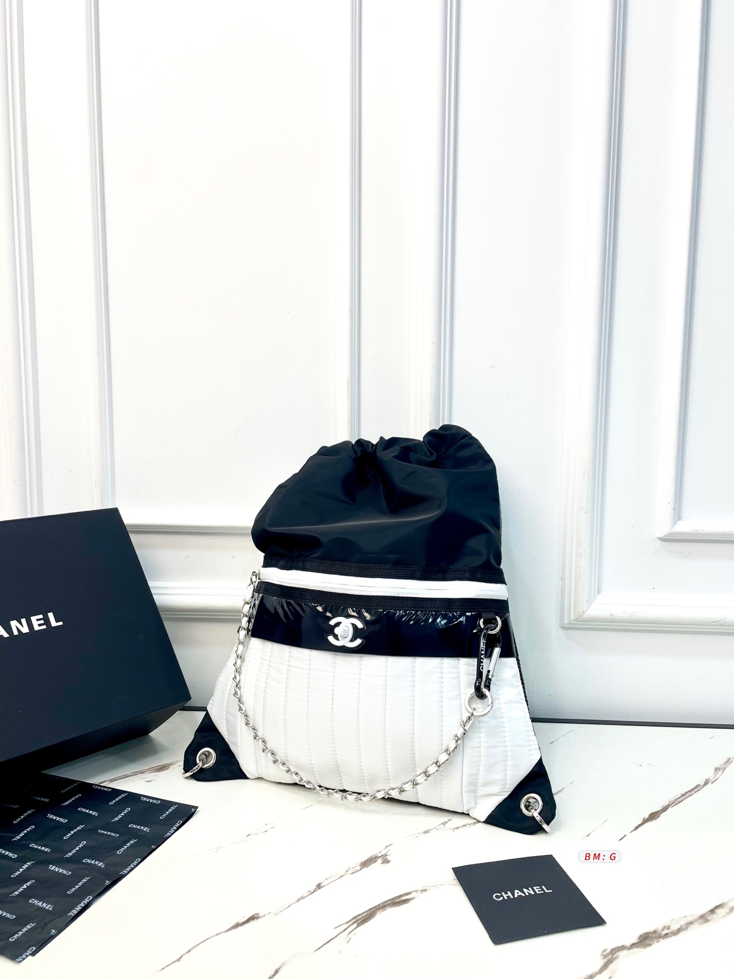 278 Comes With Folding Box Chanel Backpack Black And White Nylon Backpack, Classic "Panda Color", Lightweight And Durable, Perfect For Daily Commuting Or Leisure Drawstring Cinch + Metal Chain + Double C Logo, Perfect Recognition. The Interior Space Is Very Large And Can Hold Books, Computers, Etc. It Is Practical And Fashionable. Same Style As Jennie | Size: 32.5 40.5