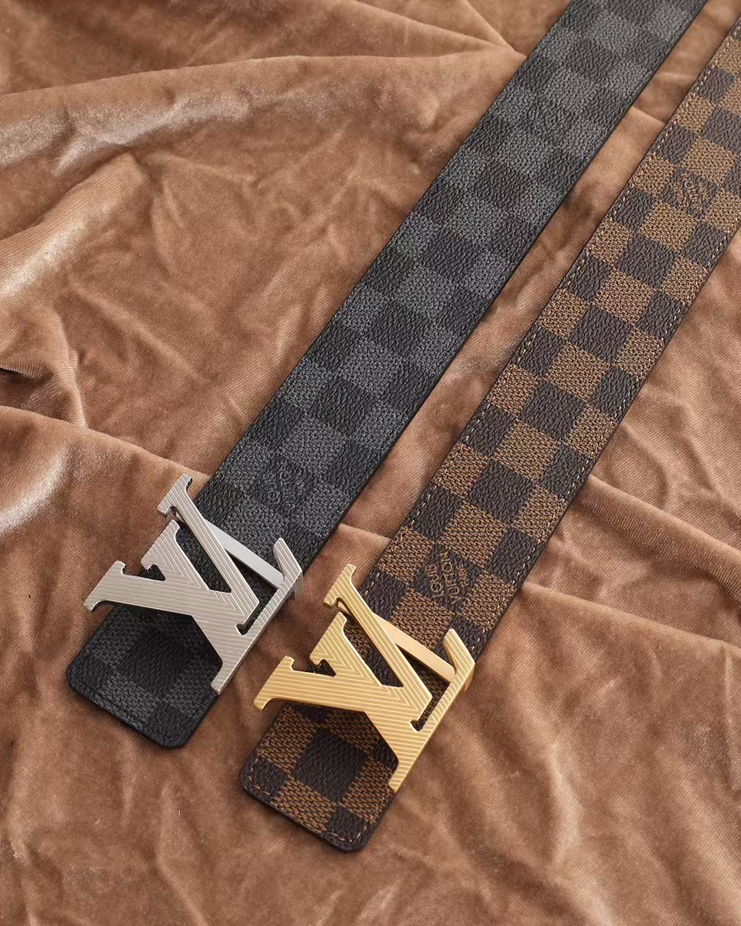 NO:140338,Original order Louis Vuitton original order high-end quality counter official website supports NFC sensing width 3.8 exquisite steel buckle head imported from Italy, the original calfskin pattern texture is clear and realistic, creating a brand new visual 3D suburban fruit high-end customers buy gifts and gifts for their own use Length 100-125, belt, louis vuitton, cowhide19860909原单 路易威登原单高端品质专柜官网同步支持NFC感应宽度3.8精美钢扣头意大利进口头层小牛皮原版花纹纹理消晰真实感超强打造全新的视觉3D郊果高档客户入手送礼自用佳品 长度100一125,皮带,louis vuitton,cowhide,Belt