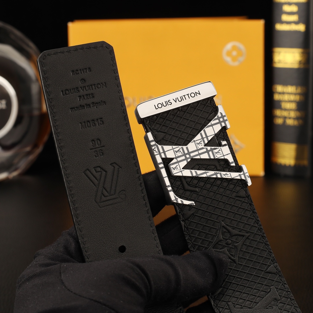     路易威登冲孔㊙️原单高端品质🎗专柜官网同步🌟宽度3.8冲孔精美扣头💯意大利进口头层小牛皮原版花纹