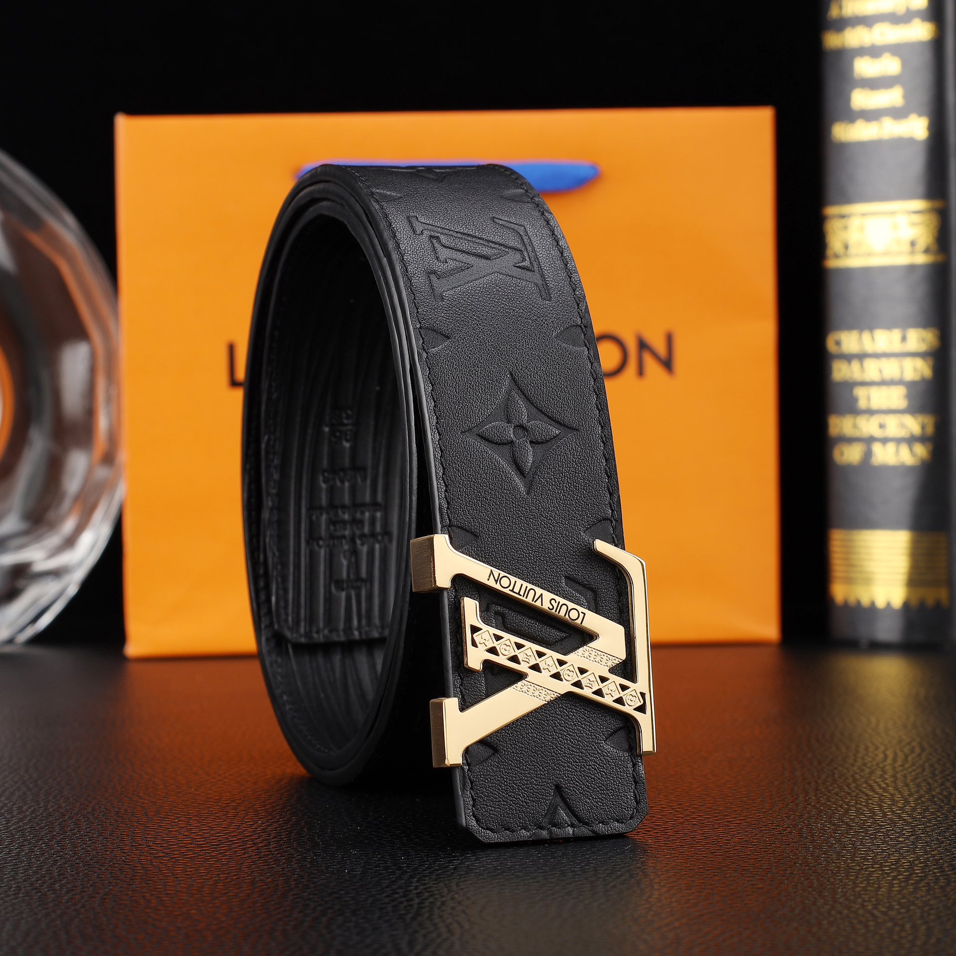 路易威登㊙️原单高端品质🎗专柜官网同步🌟支持NFC感应💎宽度3.8精美钢扣头💯意大利进口头层小牛皮原版花