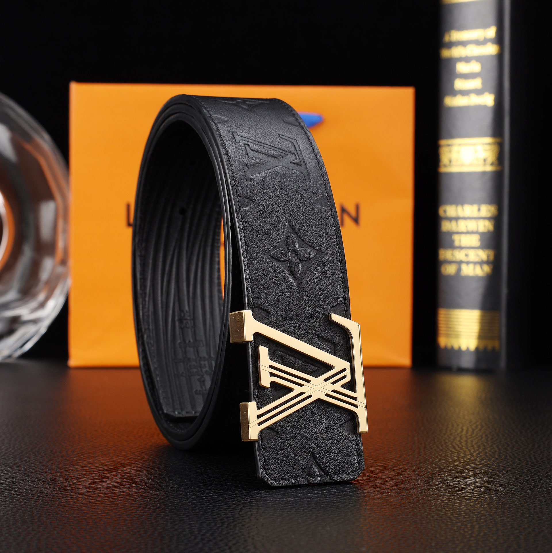 路易威登㊙️原单高端品质🎗专柜官网同步🌟支持NFC感应💎宽度3.8精美钢扣头💯意大利进口头层小牛皮原版花