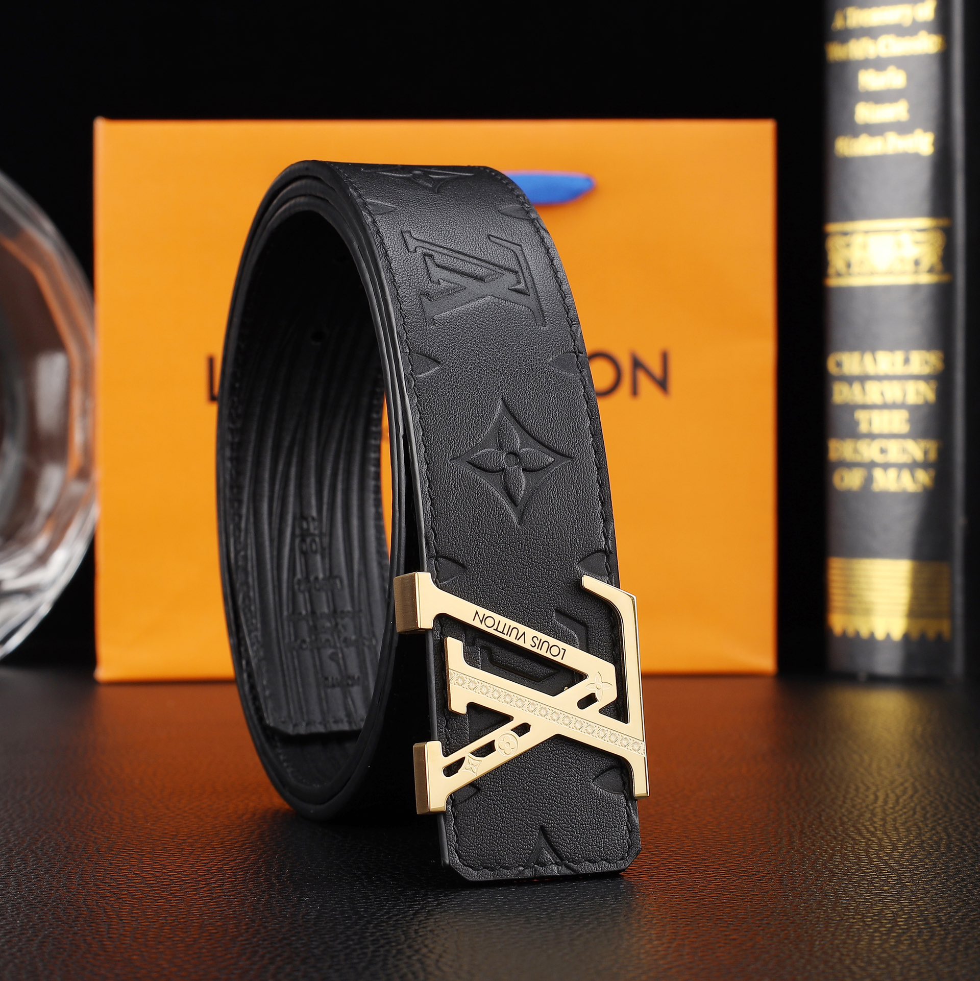 路易威登㊙️原单高端品质🎗专柜官网同步🌟支持NFC感应💎宽度3.8精美钢扣头💯意大利进口头层小牛皮原版花