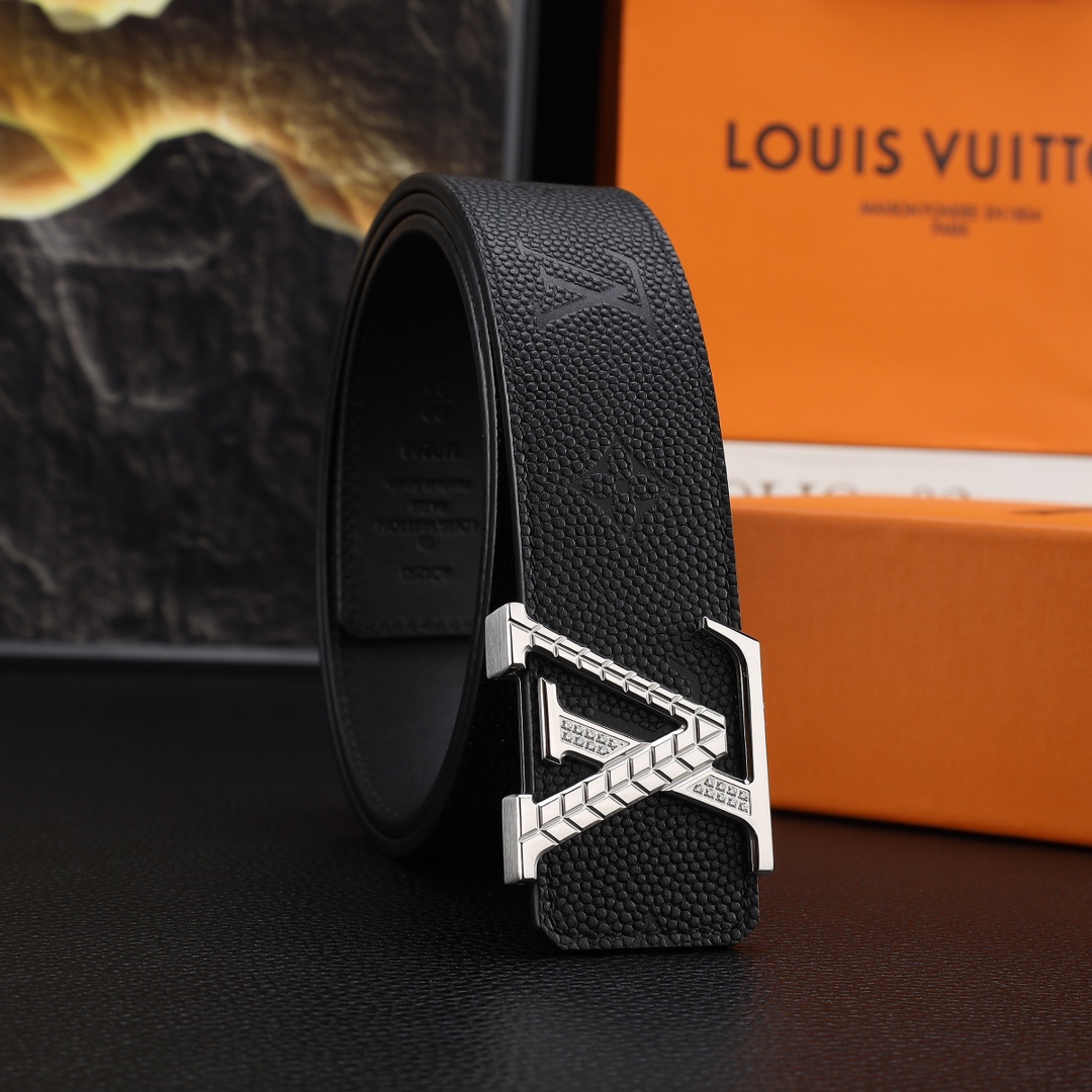路易威登男士冲孔腰带- 宽度38MM 316精品钢扣  永不掉色 精工打造  压花工艺 手感柔软 创