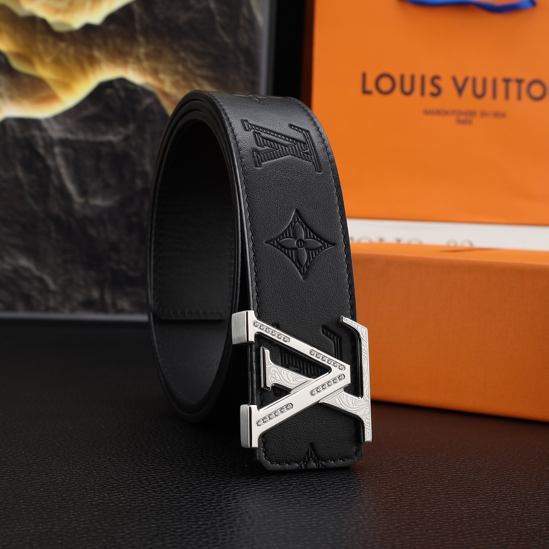 路易威登男士冲孔腰带- 宽度38MM 316精品钢扣  永不掉色 精工打造  压花工艺 手感柔软 创