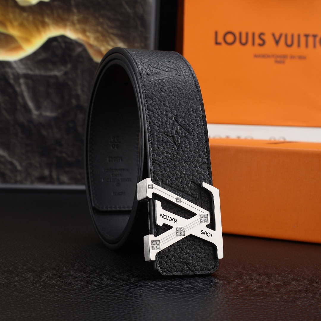 路易威登男士冲孔腰带- 宽度38MM 316精品钢扣  永不掉色 精工打造  压花工艺 手感柔软 创