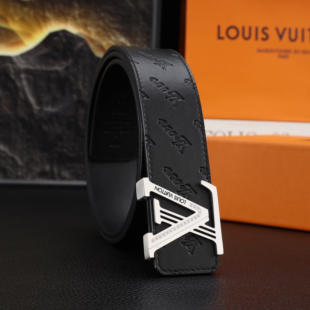 路易威登男士冲孔腰带- 宽度38MM 316精品钢扣  永不掉色 精工打造  压花工艺 手感柔软 创
