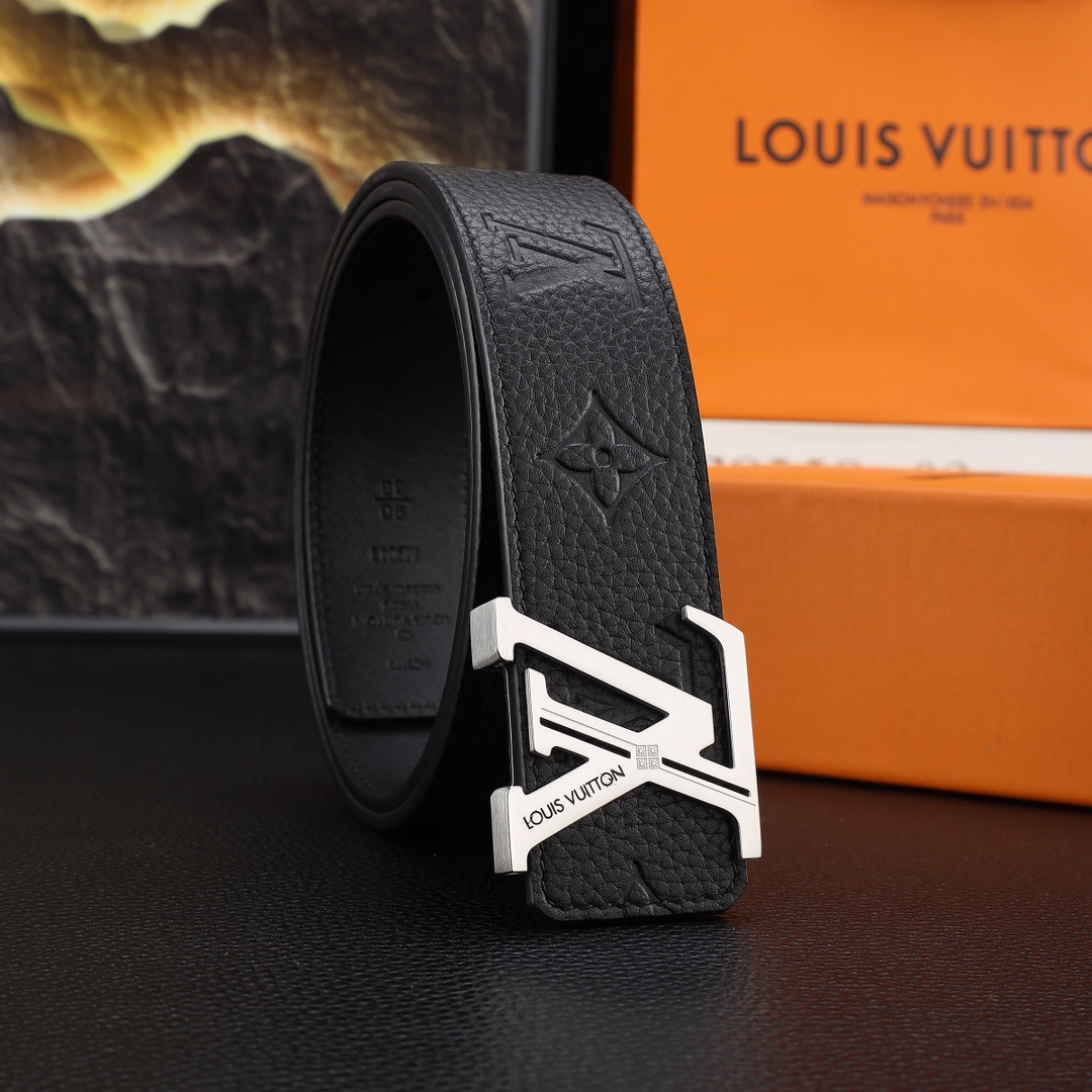 路易威登男士冲孔腰带- 宽度38MM 316精品钢扣  永不掉色 精工打造  压花工艺 手感柔软 创