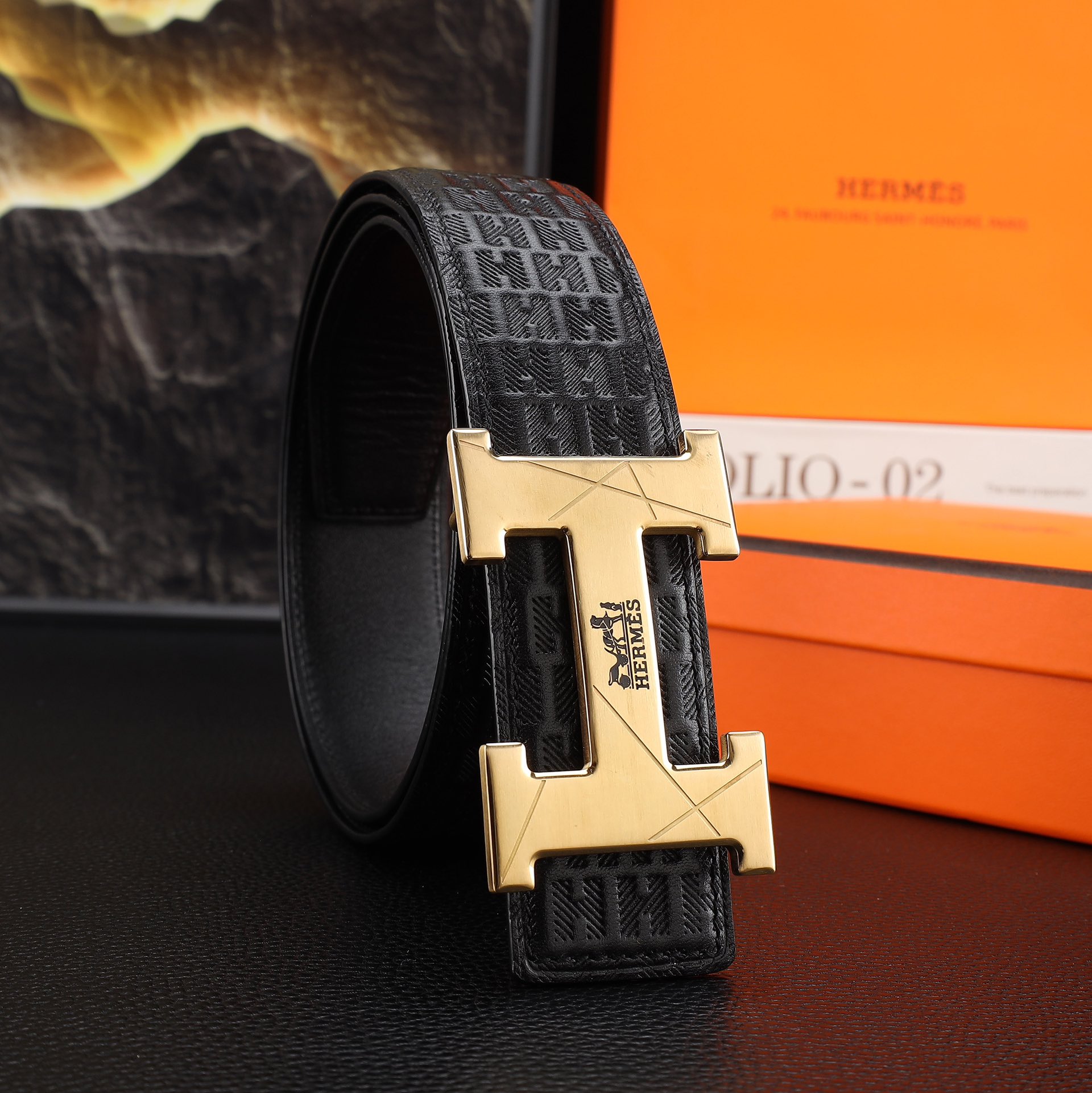 爱玛仕男士冲孔腰带- 宽度38MM 316精品钢扣  永不掉色 精工打造  压花工艺 手感柔软 创