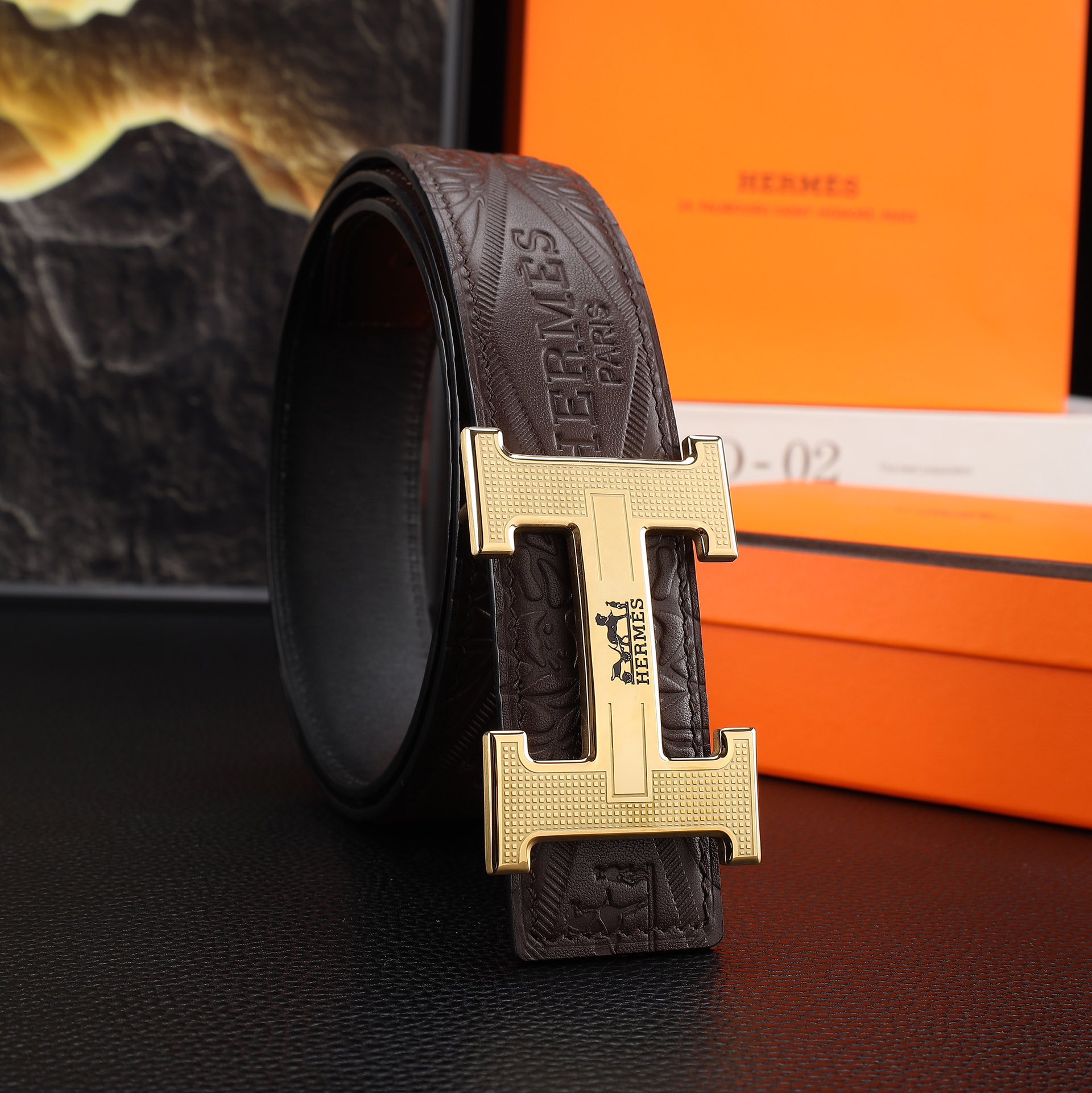 爱玛仕男士冲孔腰带- 宽度38MM 316精品钢扣  永不掉色 精工打造  压花工艺 手感柔软 创