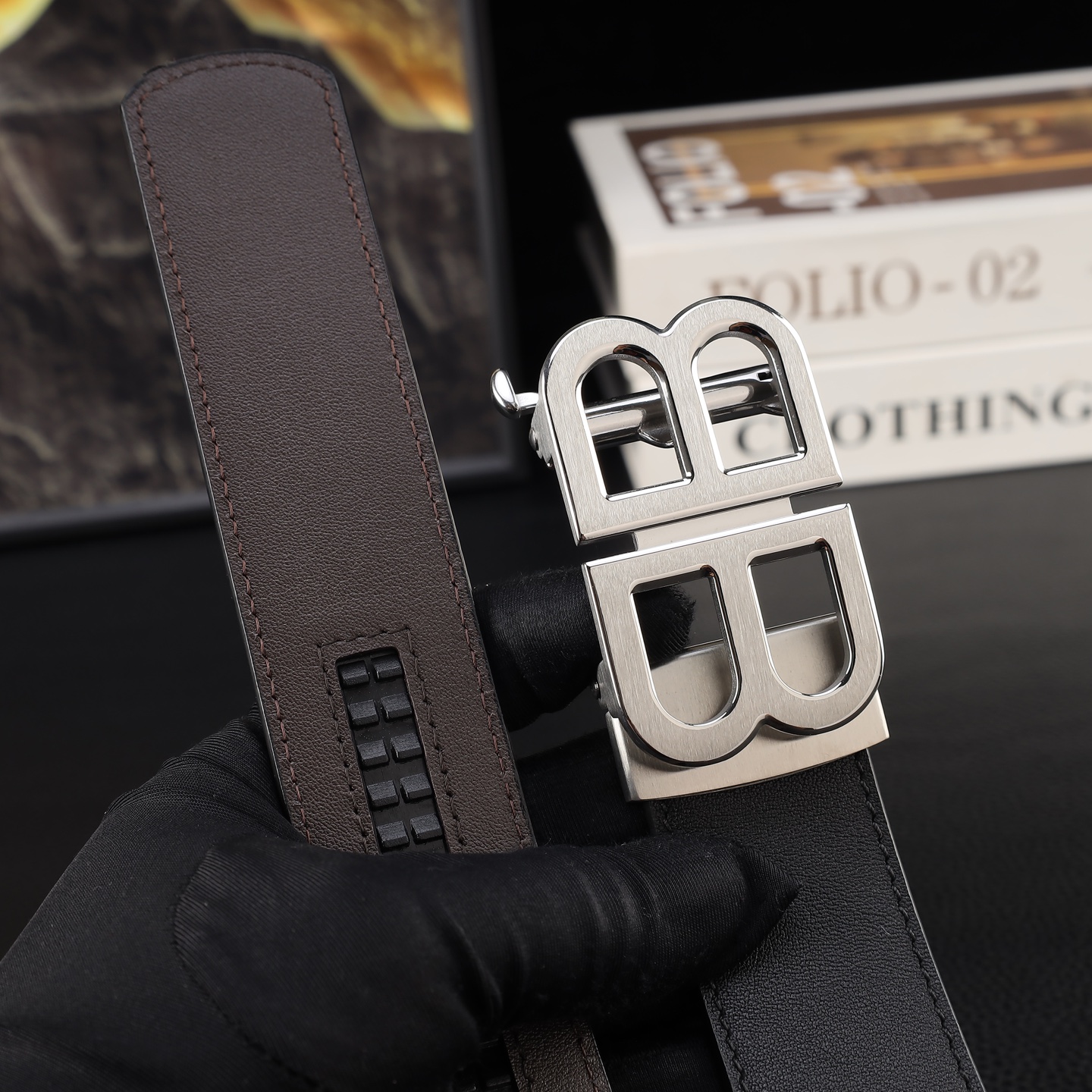 巴黎世家 头层牛皮自动带 宽3.5CM  官网同步，不锈钢金属标识，适合商务低调人士！自动扣款式 古