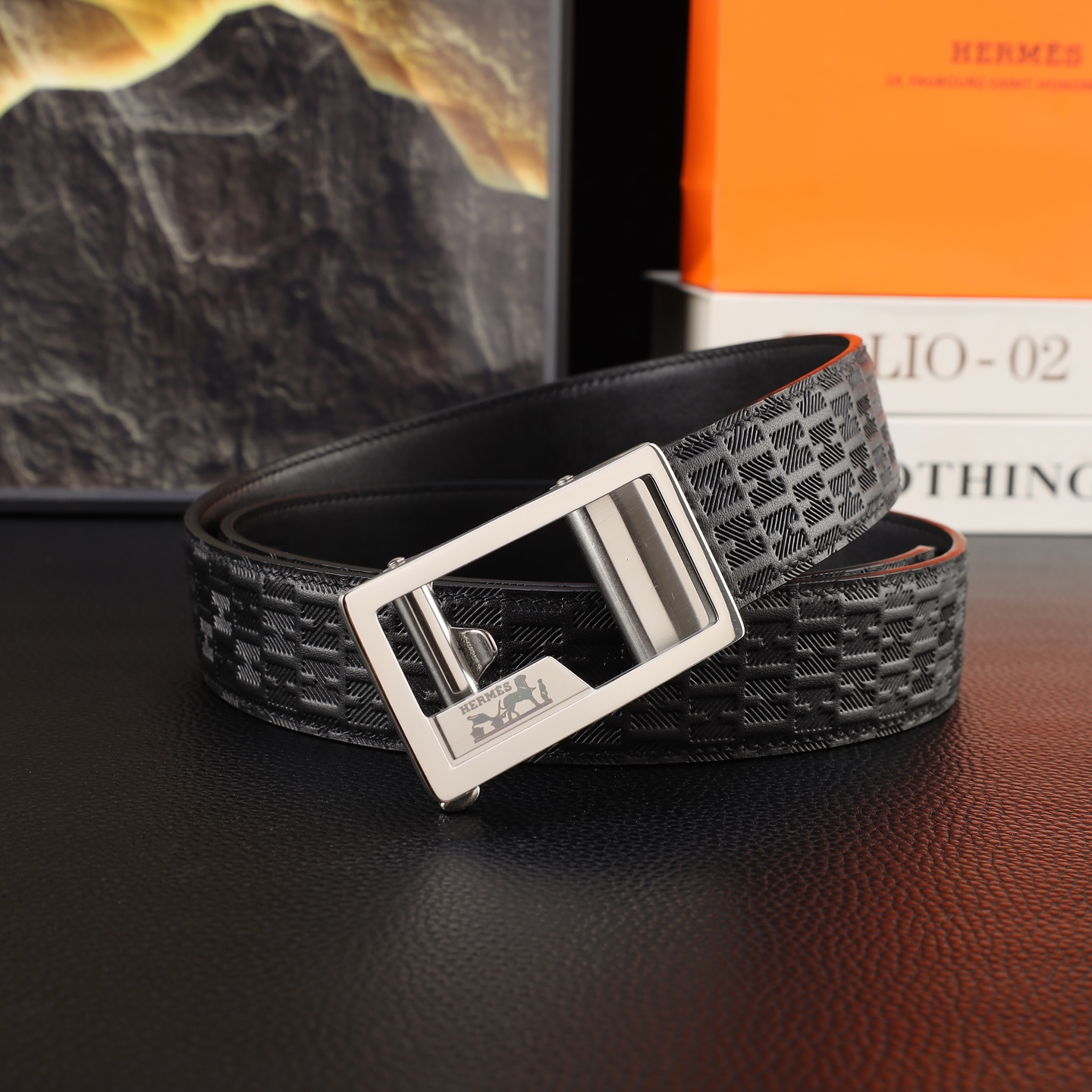 爱玛仕 头层牛皮自动带 宽3.5CM  官网同步，不锈钢金属标识，适合商务低调人士！自动扣款式 广