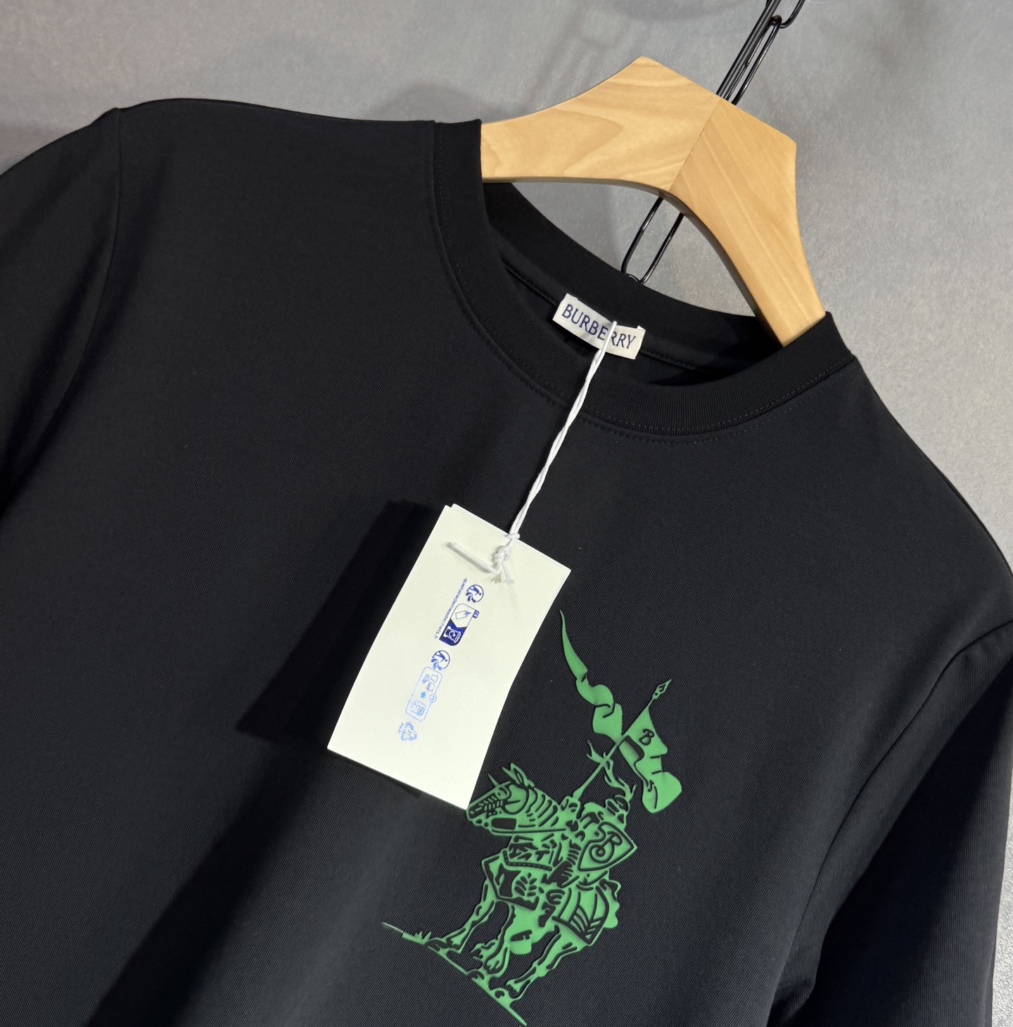 🔥BURBERRY 巴宝莉 25SS新款春夏短袖 最高版本客供定制纯棉面料 简单时尚款，配色超级好看！经