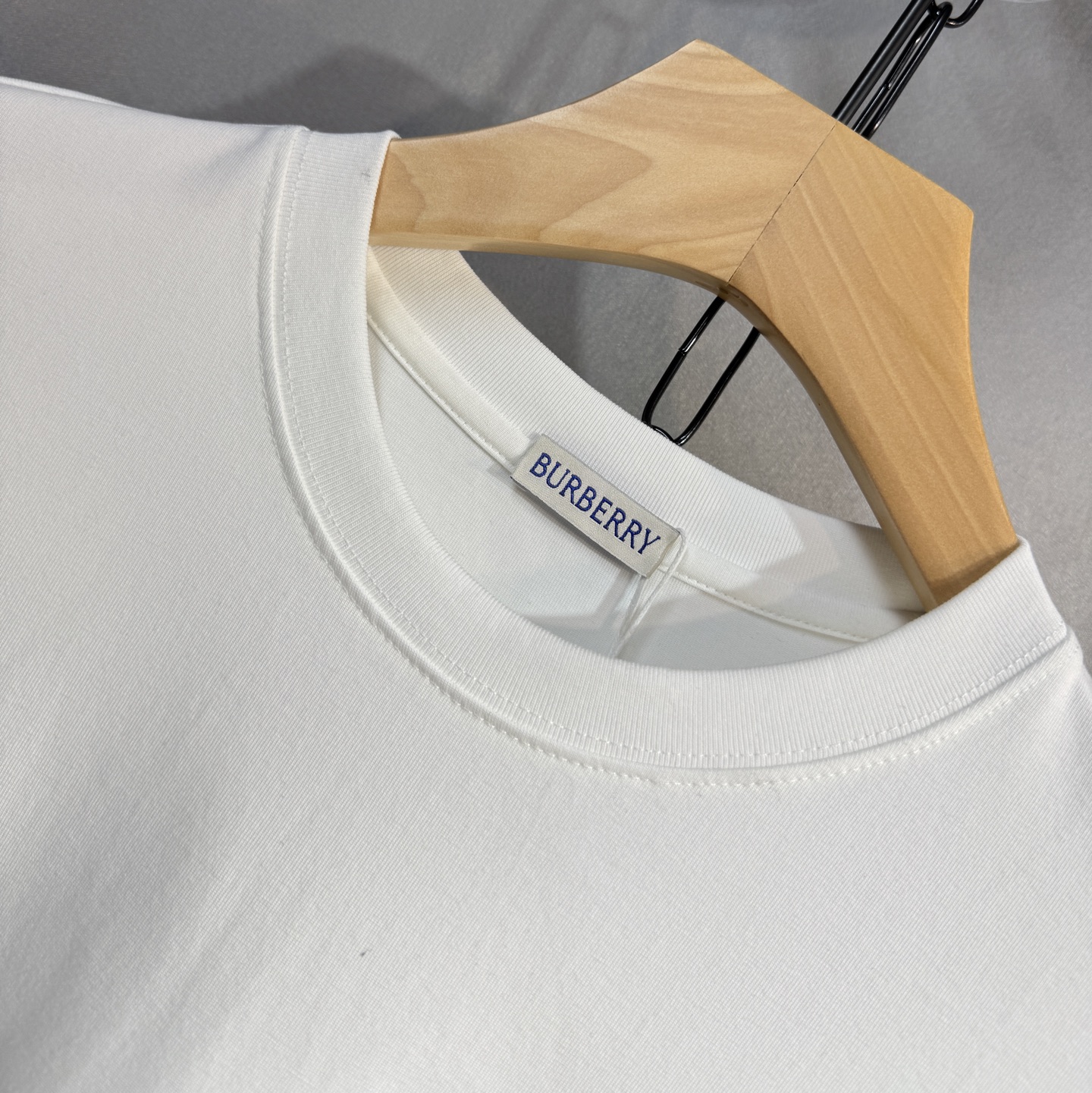 🔥BURBERRY 巴宝莉 25SS新款春夏短袖 最高版本客供定制纯棉面料 简单时尚款，配色超级好看！经