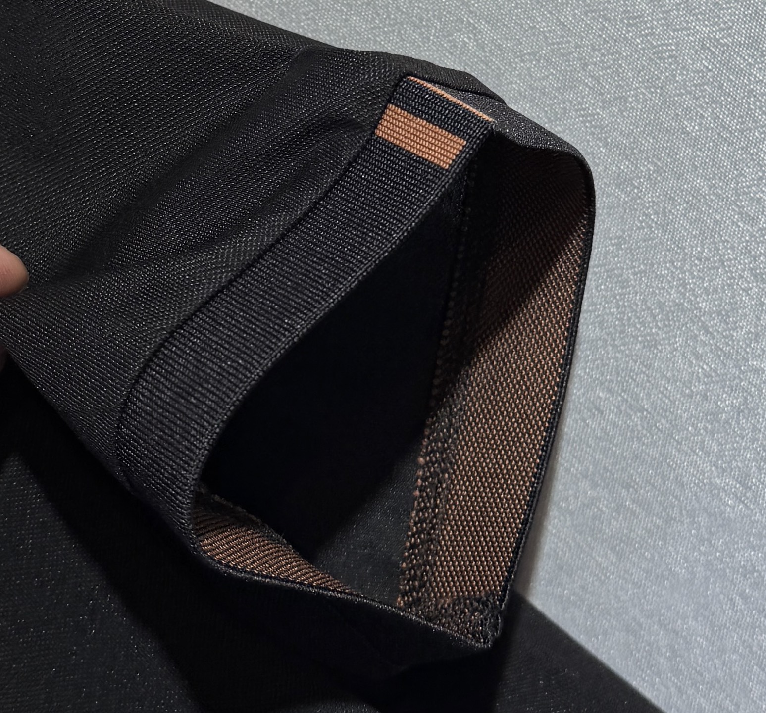 🔥ZEGNA 杰尼亚  25SS新款春夏短袖 最高版本客供定制高端丝光珠地面料 简单时尚款，螺纹拼色螺纹