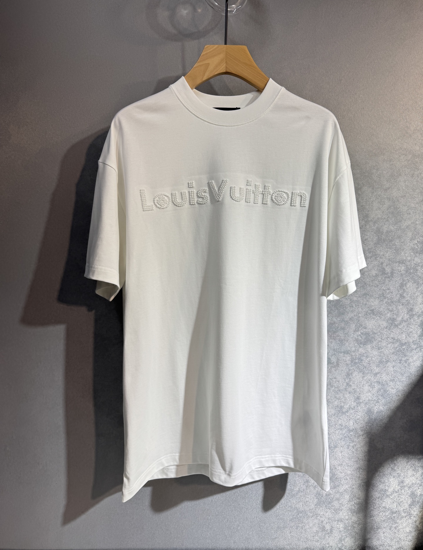 Louis Vuitton 25SS Short Sleeve T-Shirt | Premium Cotton, Classic Logo 2 i1747149963740 2526 0 0
