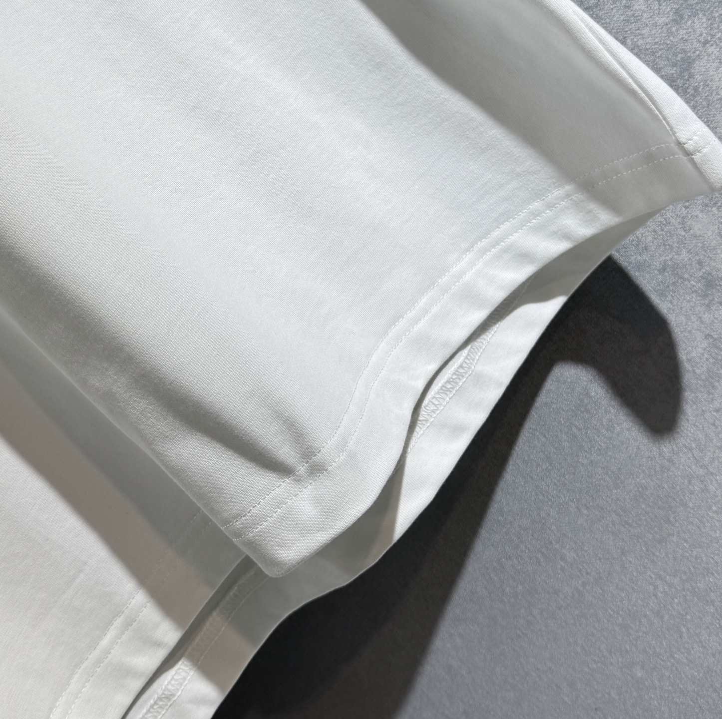 Louis Vuitton 25SS Short Sleeve T-Shirt | Premium Cotton, Classic Logo 10 i1747149964770 8309 0 8