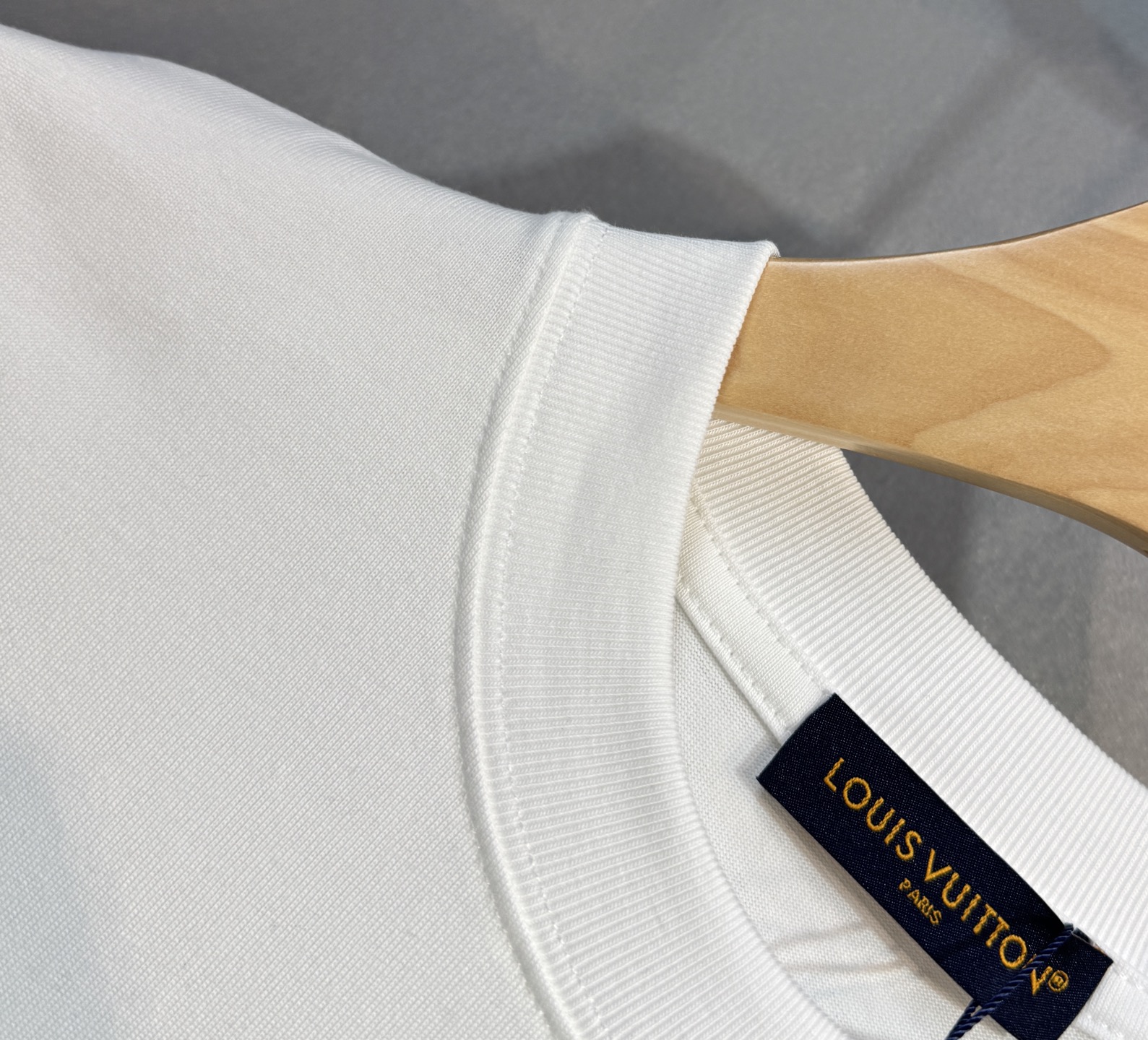 Louis Vuitton 25SS Short Sleeve T-Shirt | Premium Cotton, Classic Logo 7 i1747149964822 8679 0 5