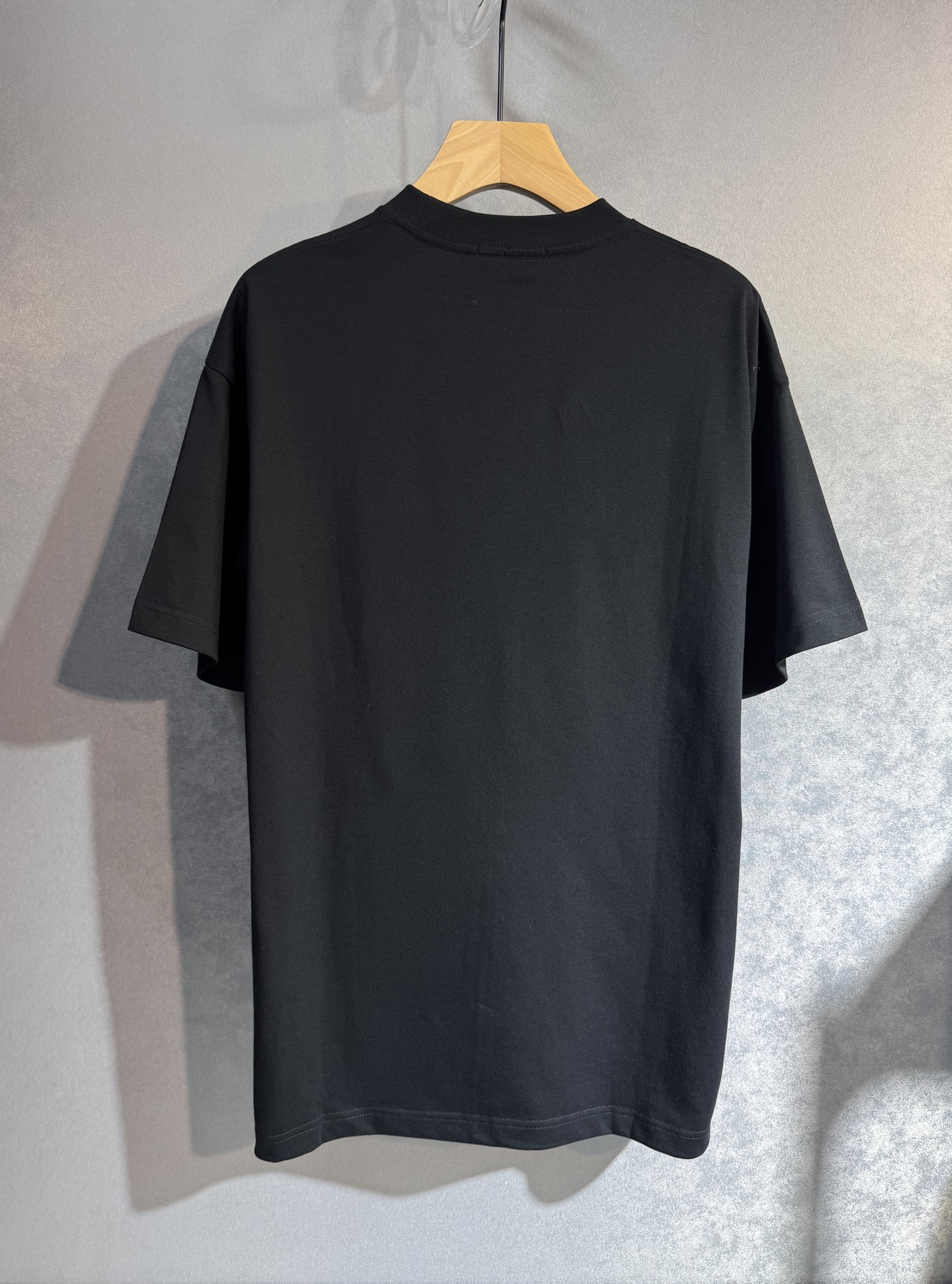 Louis Vuitton 25SS Short Sleeve - Simple, Fashionable Logo Tee 3 i1747149983484 337 0 1