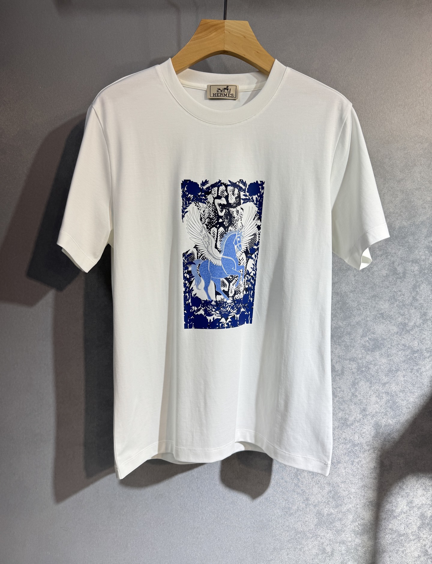 🔥HERMES 爱马仕 25SS新款春夏短袖 最高版本客供定制高端丝光棉面料 简单时尚款，配色超级好看！