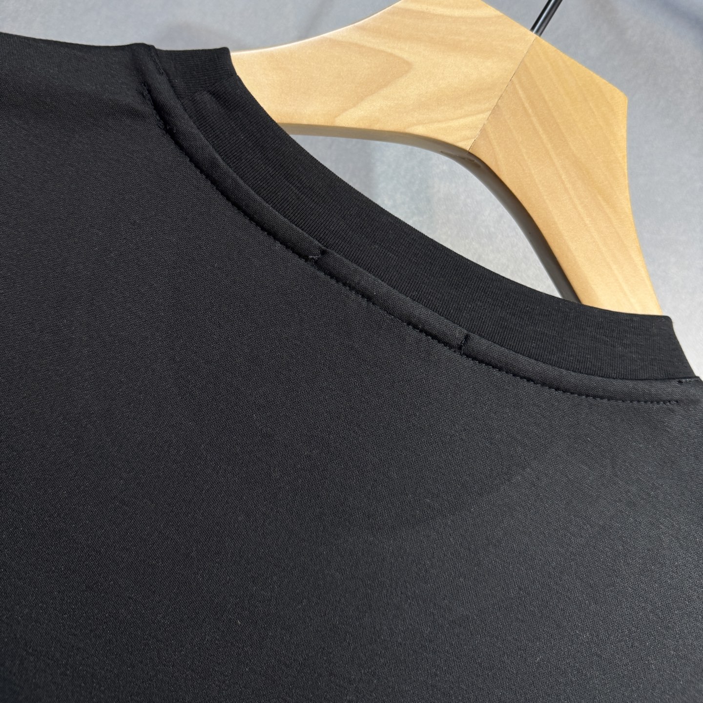 Hermes 25SS Short Sleeve T-Shirt: Elegant Silk Cotton Blend, Classic Logo 9 i1747752116990 573 0 8