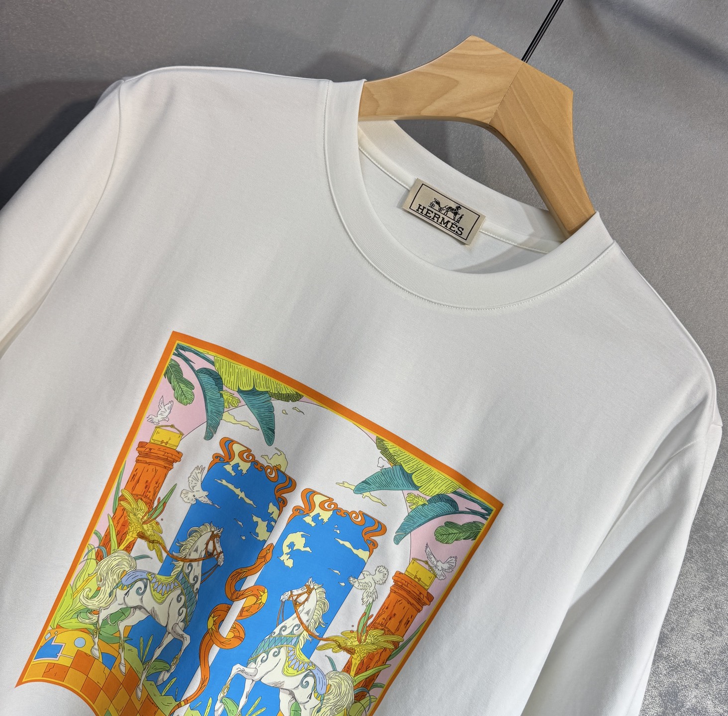 🔥HERMES 爱马仕 25SS新款春夏短袖 最高版本客供定制高端丝光棉面料 简单时尚款，配色超级好看！