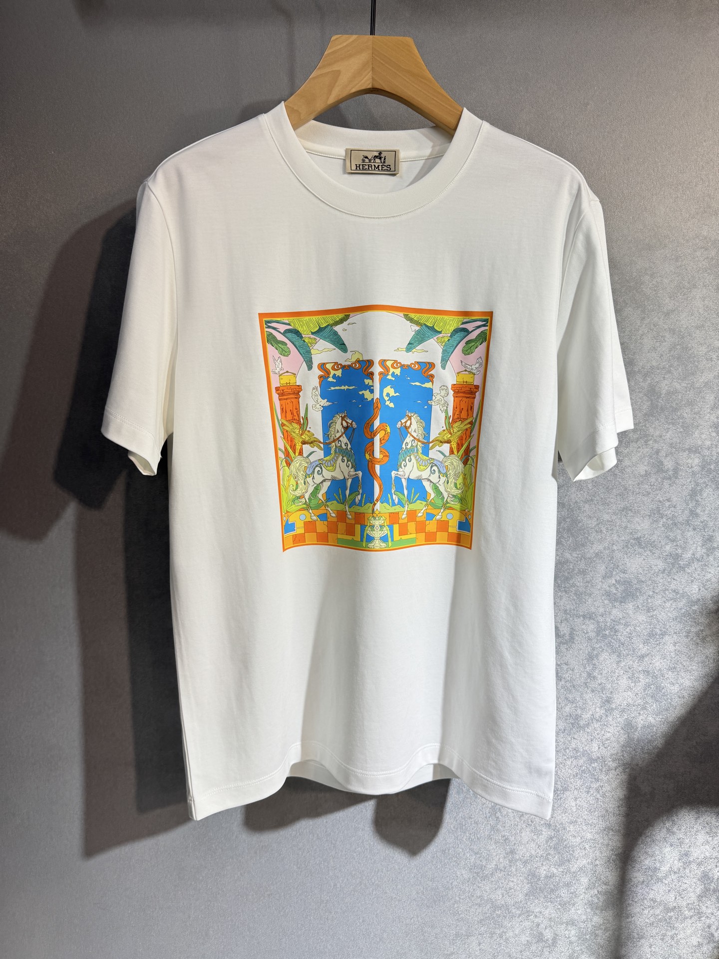 🔥HERMES 爱马仕 25SS新款春夏短袖 最高版本客供定制高端丝光棉面料 简单时尚款，配色超级好看！